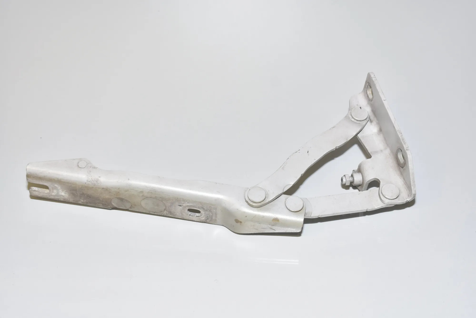 Front Right Bonnet Hinge – OEM 7008728 · BMW 5 (E60) BMW 5 (E60) 520 d 2009 – 3