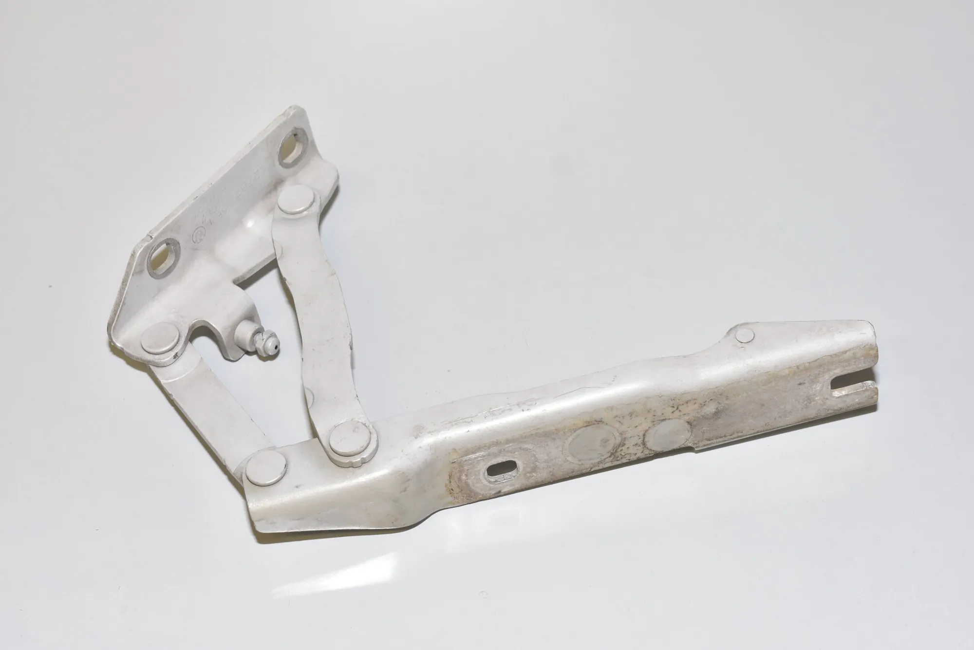Front Left Bonnet Hinge – OEM 7008727 · BMW 5 (E60) BMW 5 (E60) 520 d 2009 – 2