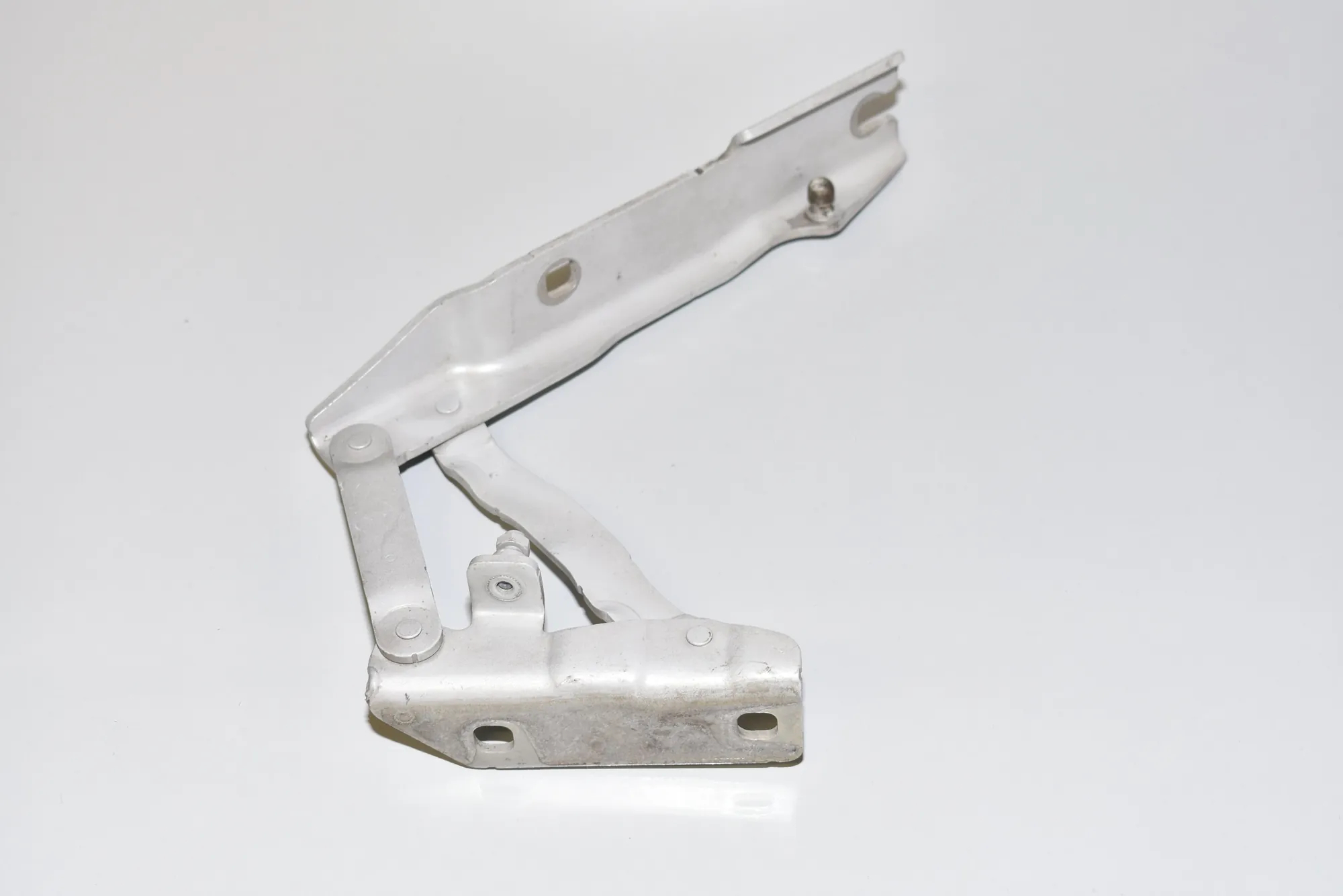 Front Left Bonnet Hinge – OEM 7008727 · BMW 5 (E60) BMW 5 (E60) 520 d 2009 – 3