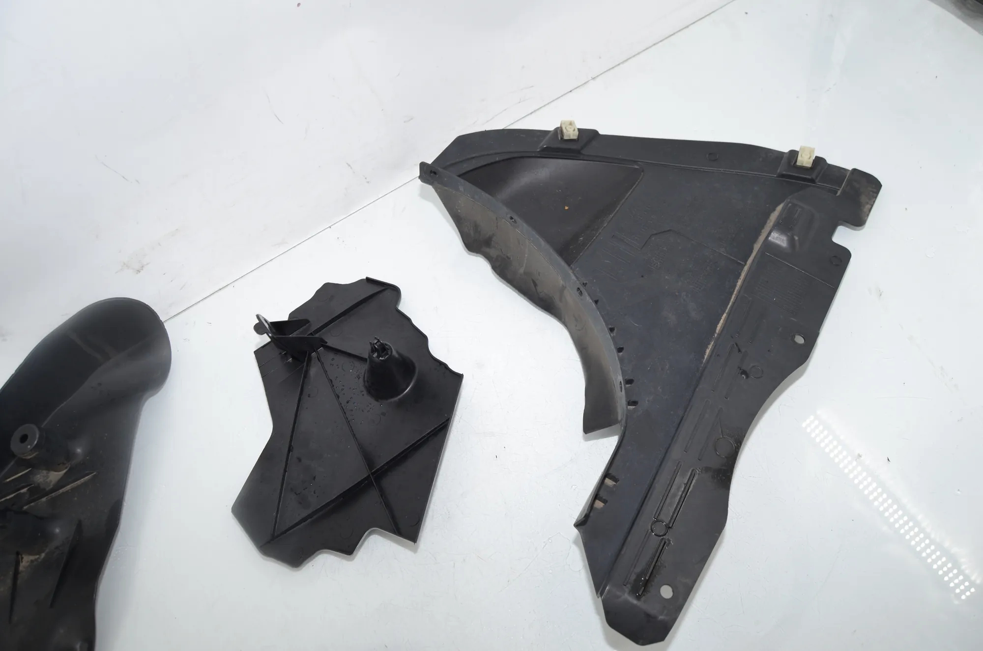 Other Underbody Cover – OEM 6858413 · BMW 2 Gran Tourer (F46) 216 i 2018 – 3