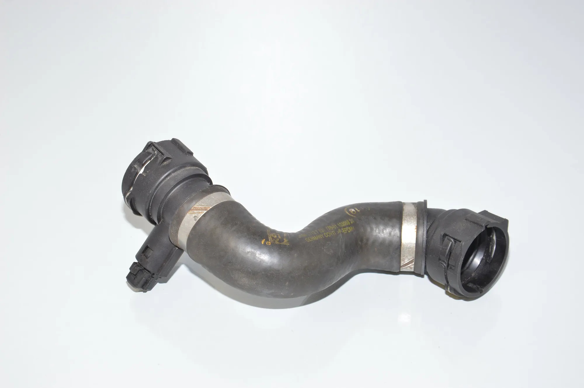 Coolant Hose Pipe – OEM 7521778 · BMW 5 (E60) BMW 5 (E60) 523 i 2005 – 2