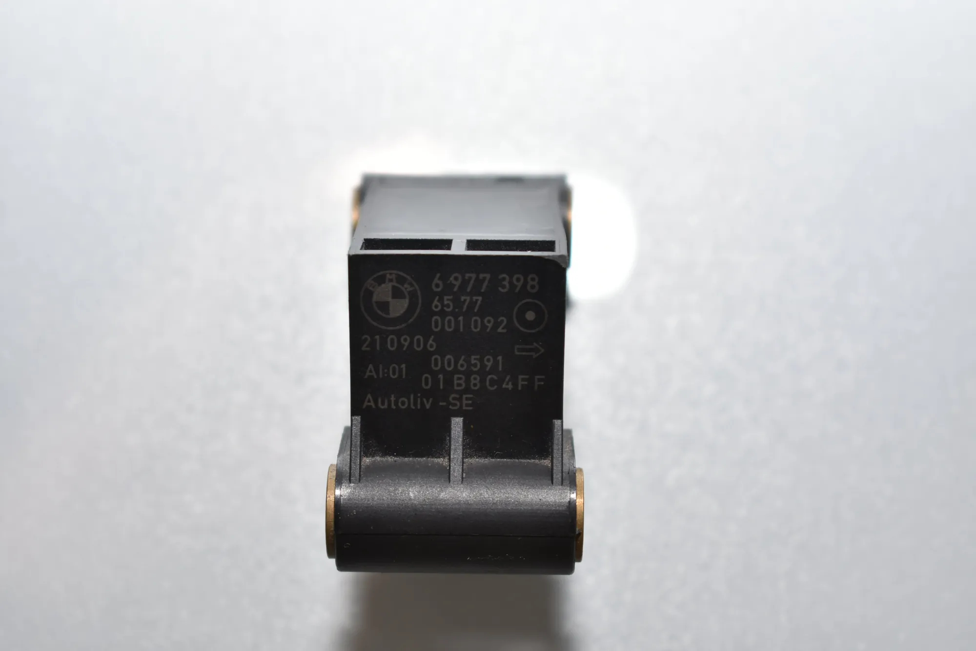 Front Left Impact Sensor – OEM 6977398 · BMW 5 (E60) BMW 5 (E60) 530 d 2006 – 4