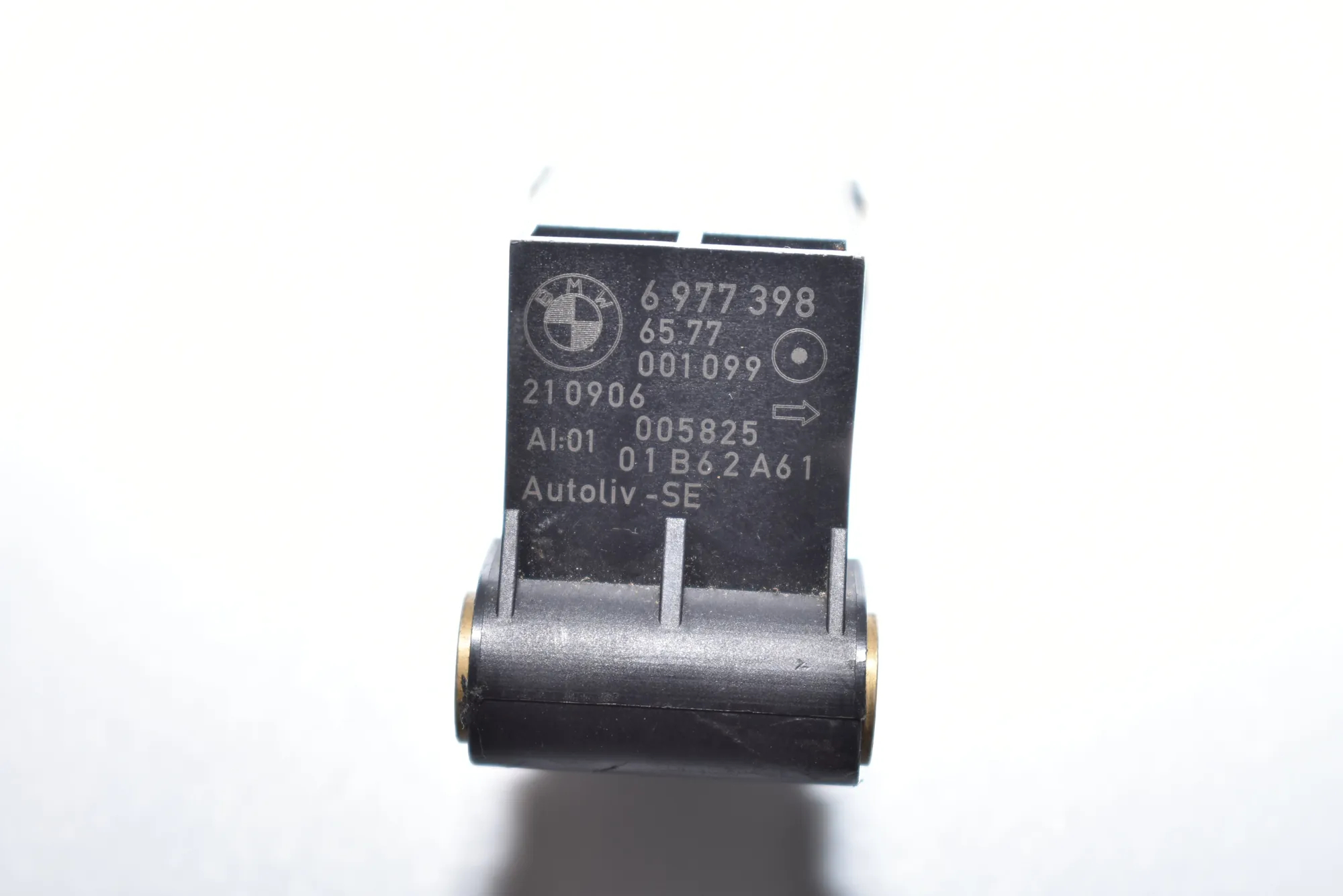 Front Right Impact Sensor – OEM 6977398 · BMW 5 (E60) BMW 5 (E60) 530 d 2006 – 4