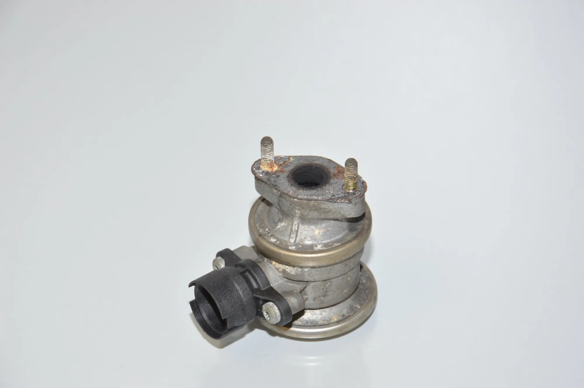 EGR Valve – OEM 1707619 · BMW 5 (E39) BMW 5 (E39) 530 i 2000