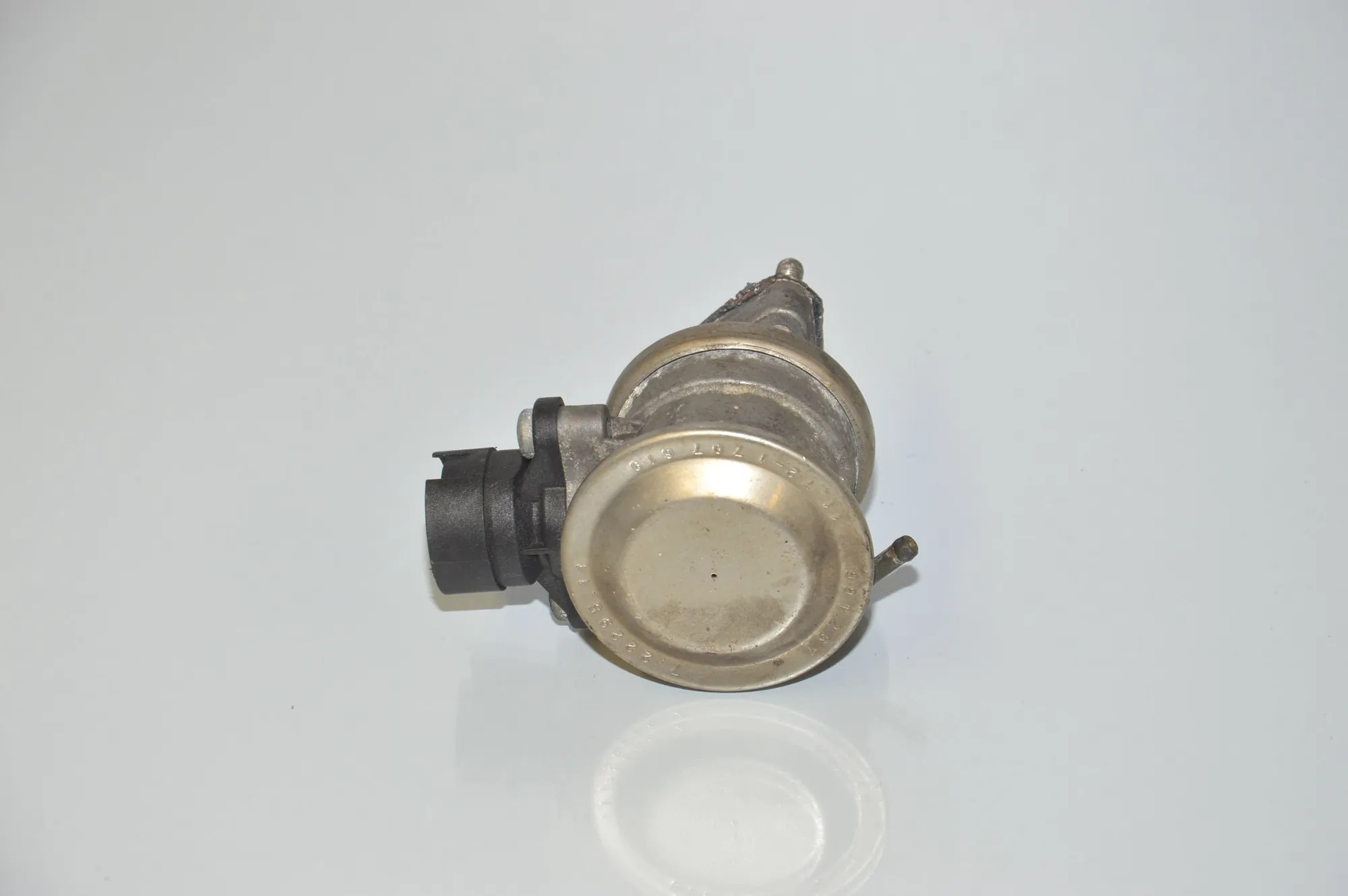 EGR Valve – OEM 1707619 · BMW 5 (E39) BMW 5 (E39) 530 i 2000 – 4