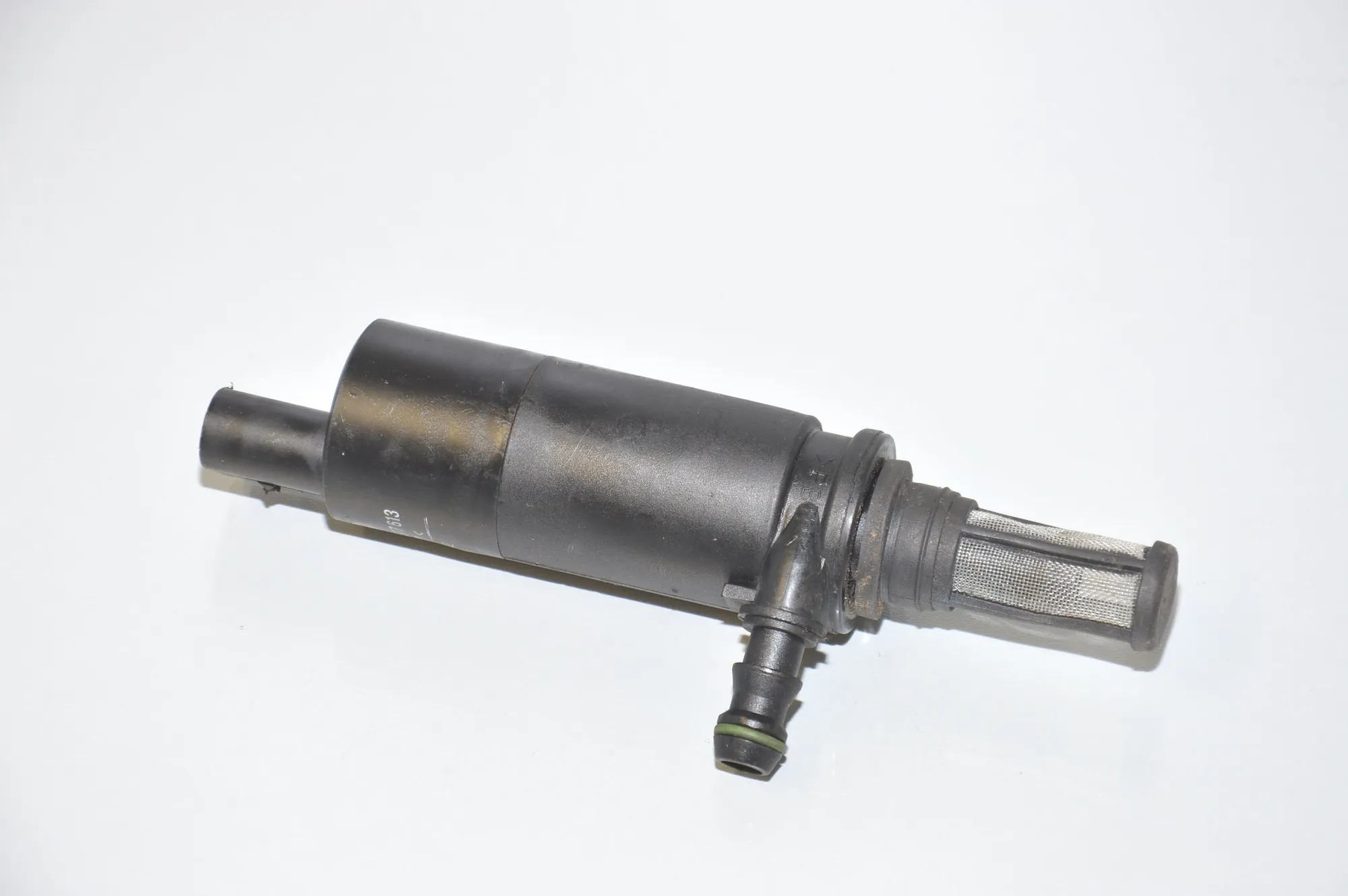 Washer Tank Motor – OEM 8377613 · BMW 1 (E81) BMW 1 (E81) 116 d 2011