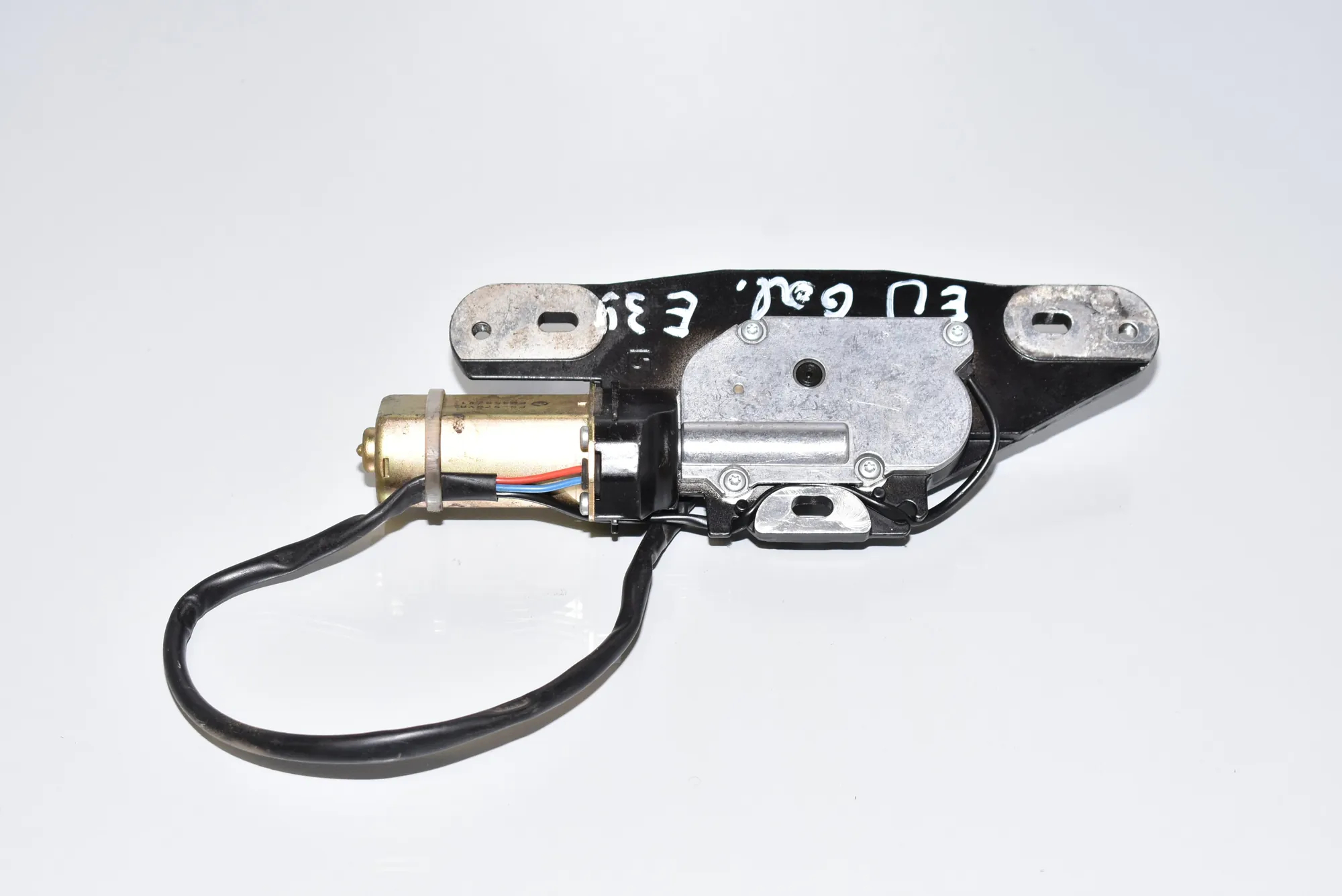 Tailgate Boot Soft Close Motor – OEM 8362371 · BMW 5 Touring (E39) BMW 5 Touring (E39) 525 d 2001 – 2