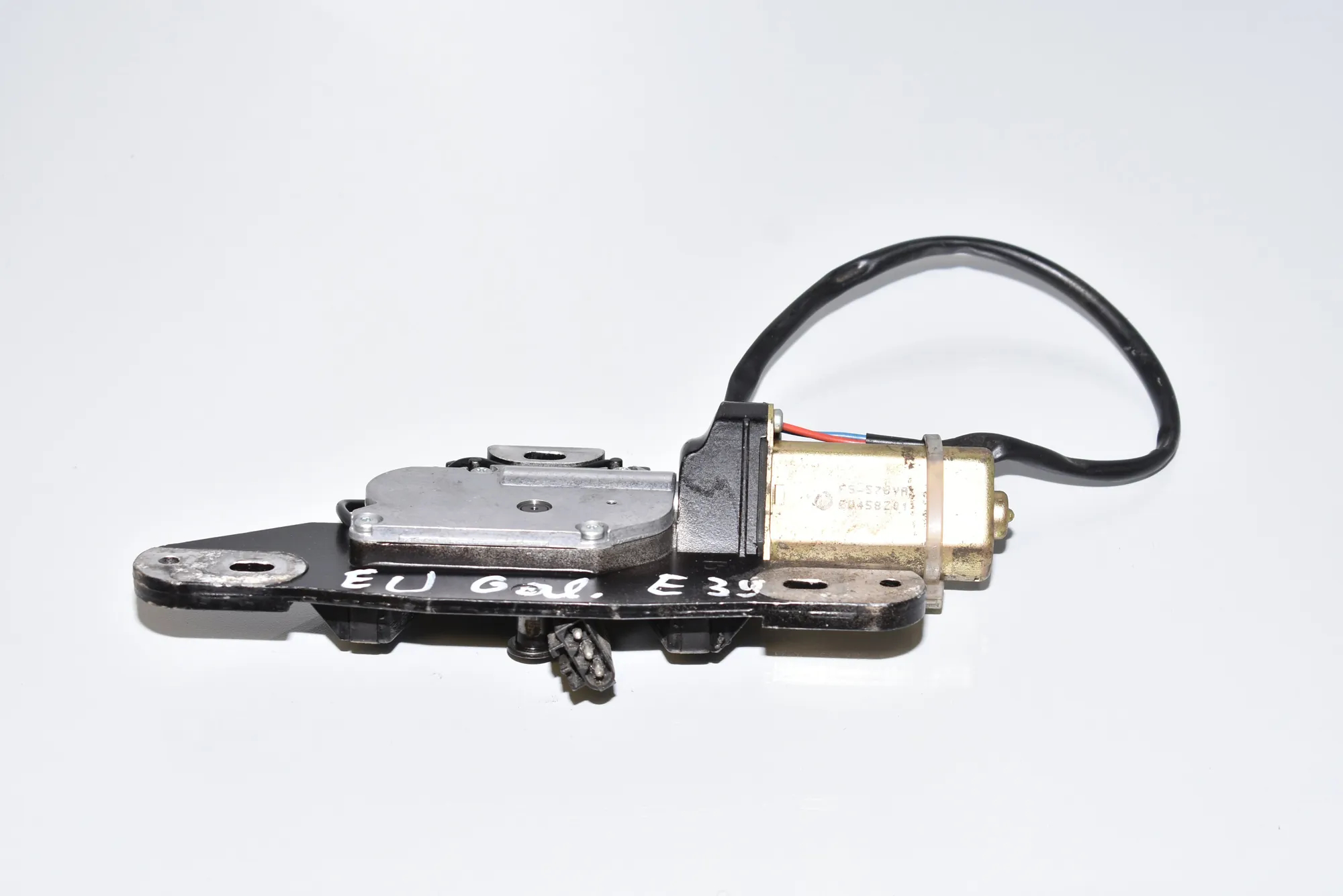 Tailgate Boot Soft Close Motor – OEM 8362371 · BMW 5 Touring (E39) BMW 5 Touring (E39) 525 d 2001