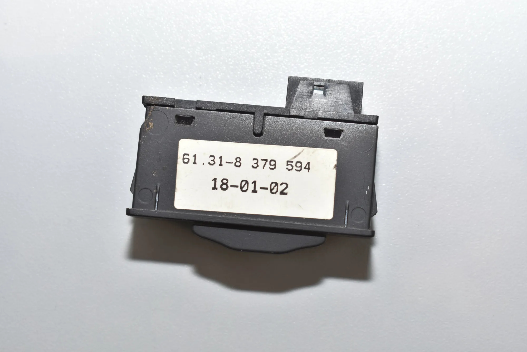 Switches – OEM 8379594 · BMW 7 (E65, E66, E67) BMW 7 (E65, E66, E67) 745 d 2005 – 4