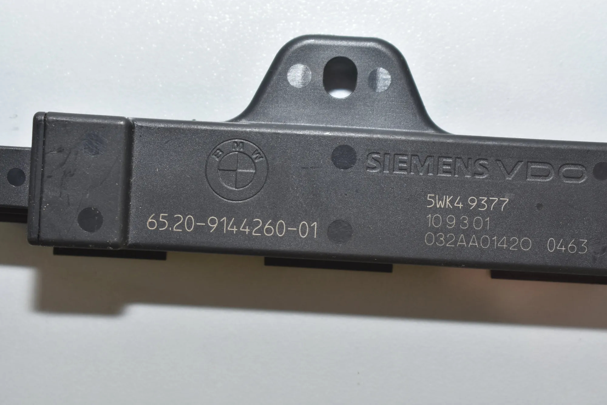 Antenna – OEM 9144260 · BMW 7 (F01, F02) BMW 7 (F01, F02) 730 d 2009 – 4