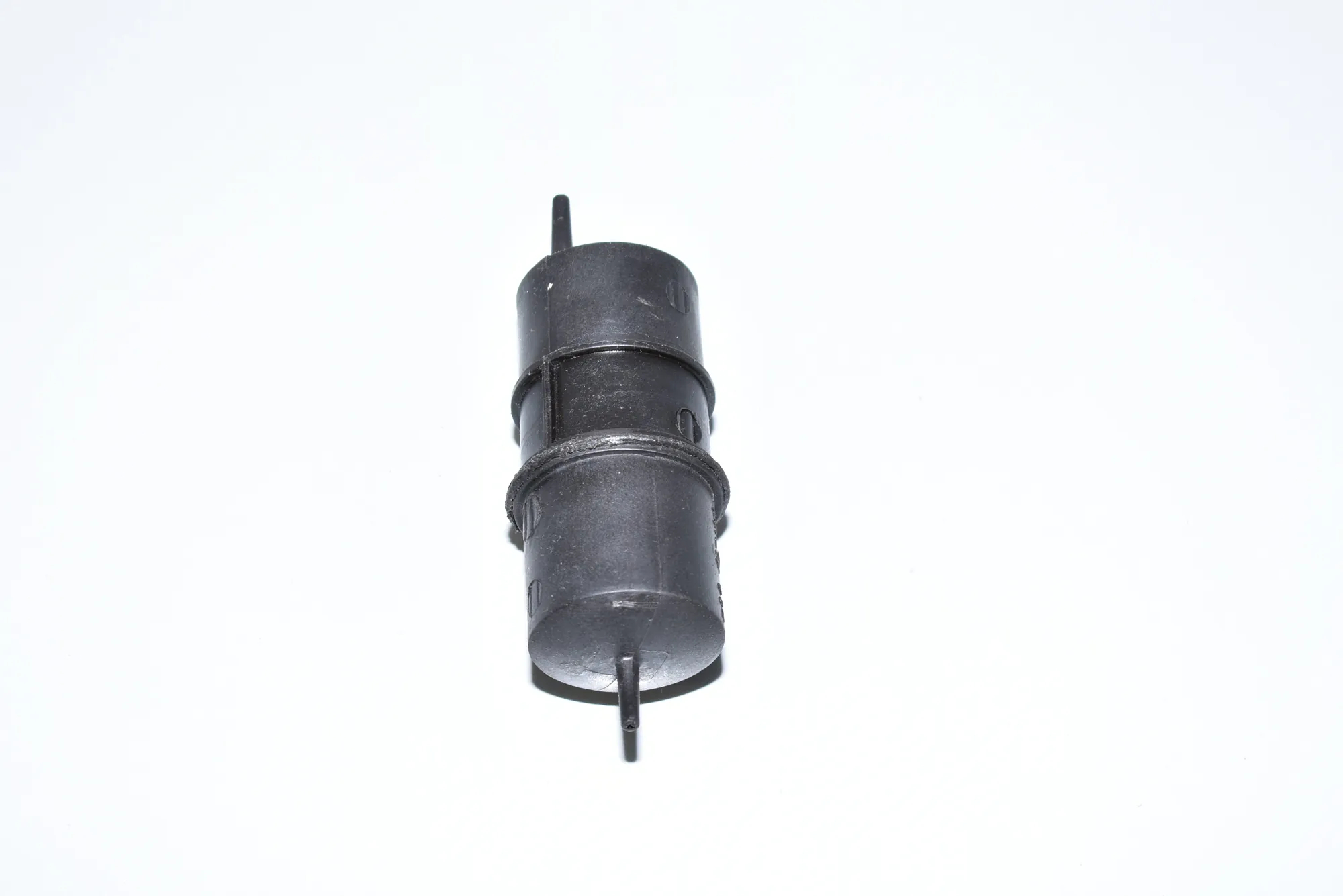 Vacuum Tank – OEM 1312762 · BMW 7 (E38) BMW 7 (E38) 735 i, iL 2000 – 2