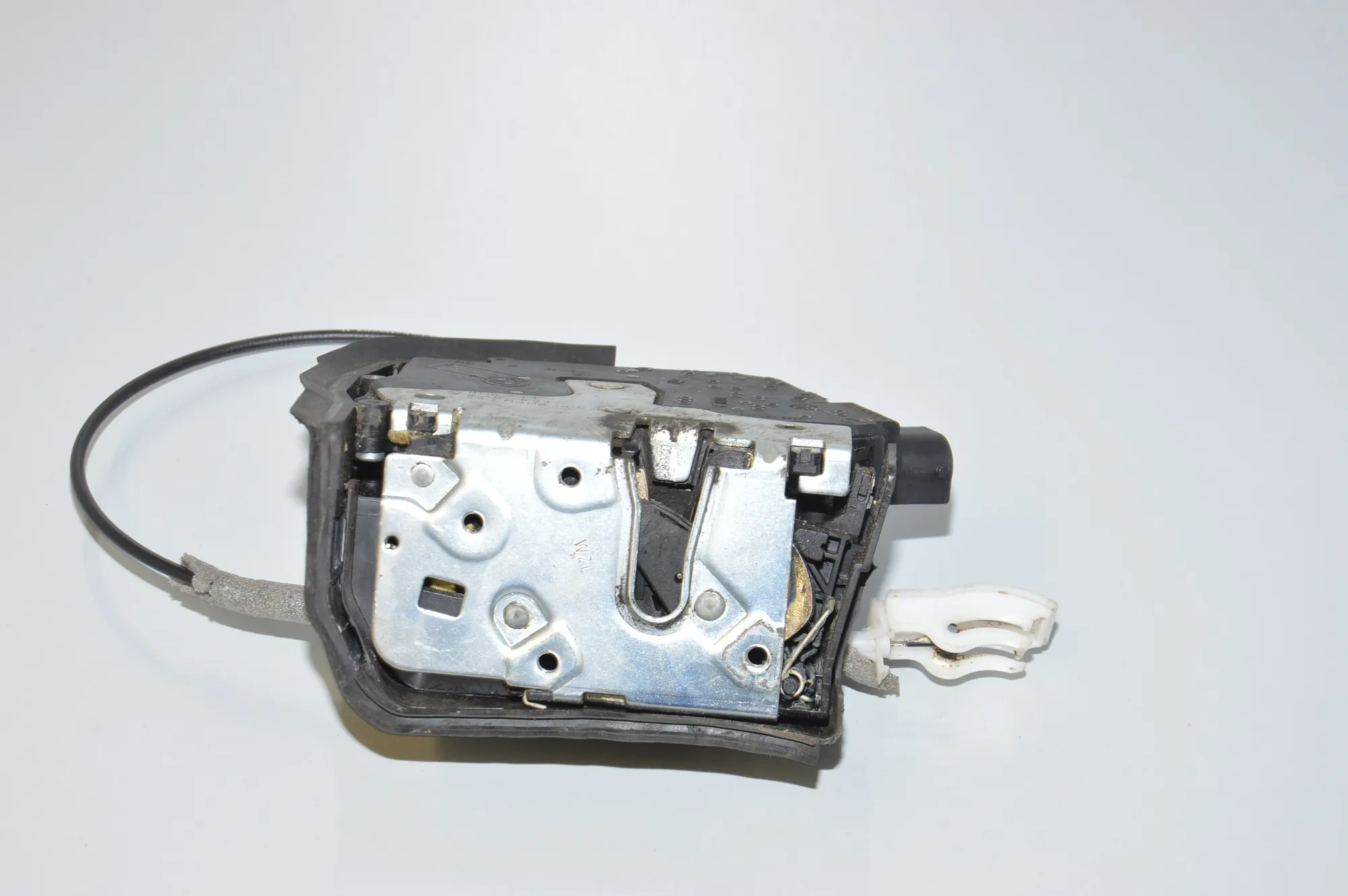 Rear Left Door Lock – OEM 8402601 · BMW X5 (E53) BMW X5 (E53) 3.0 d 2001 – 3