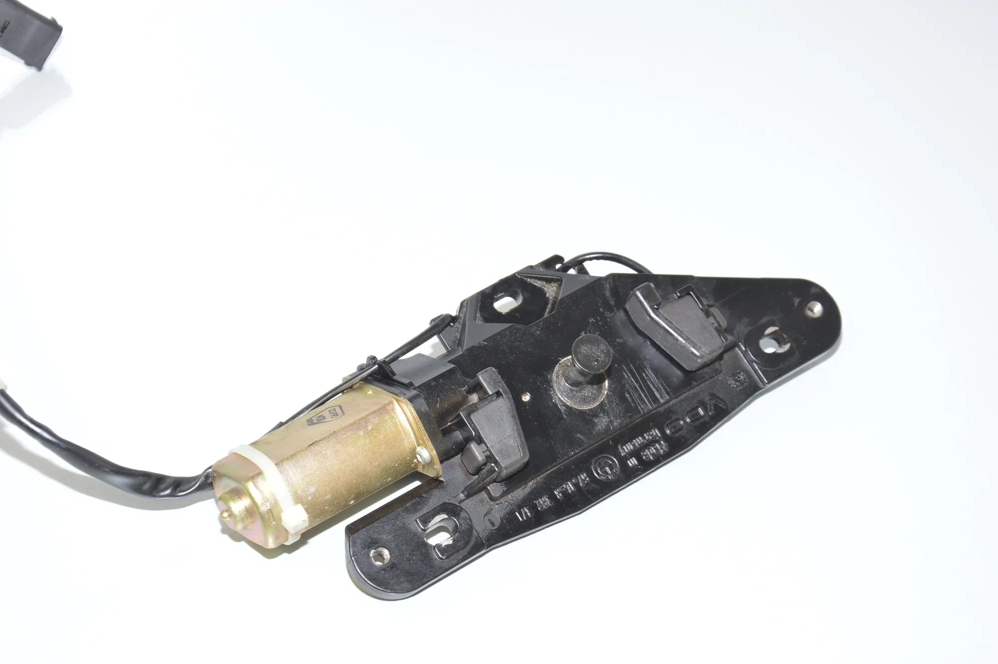 Tailgate Boot Soft Close Motor – OEM 8362371 · BMW 5 Touring (E39) BMW 5 Touring (E39) 520 d 2001 – 4