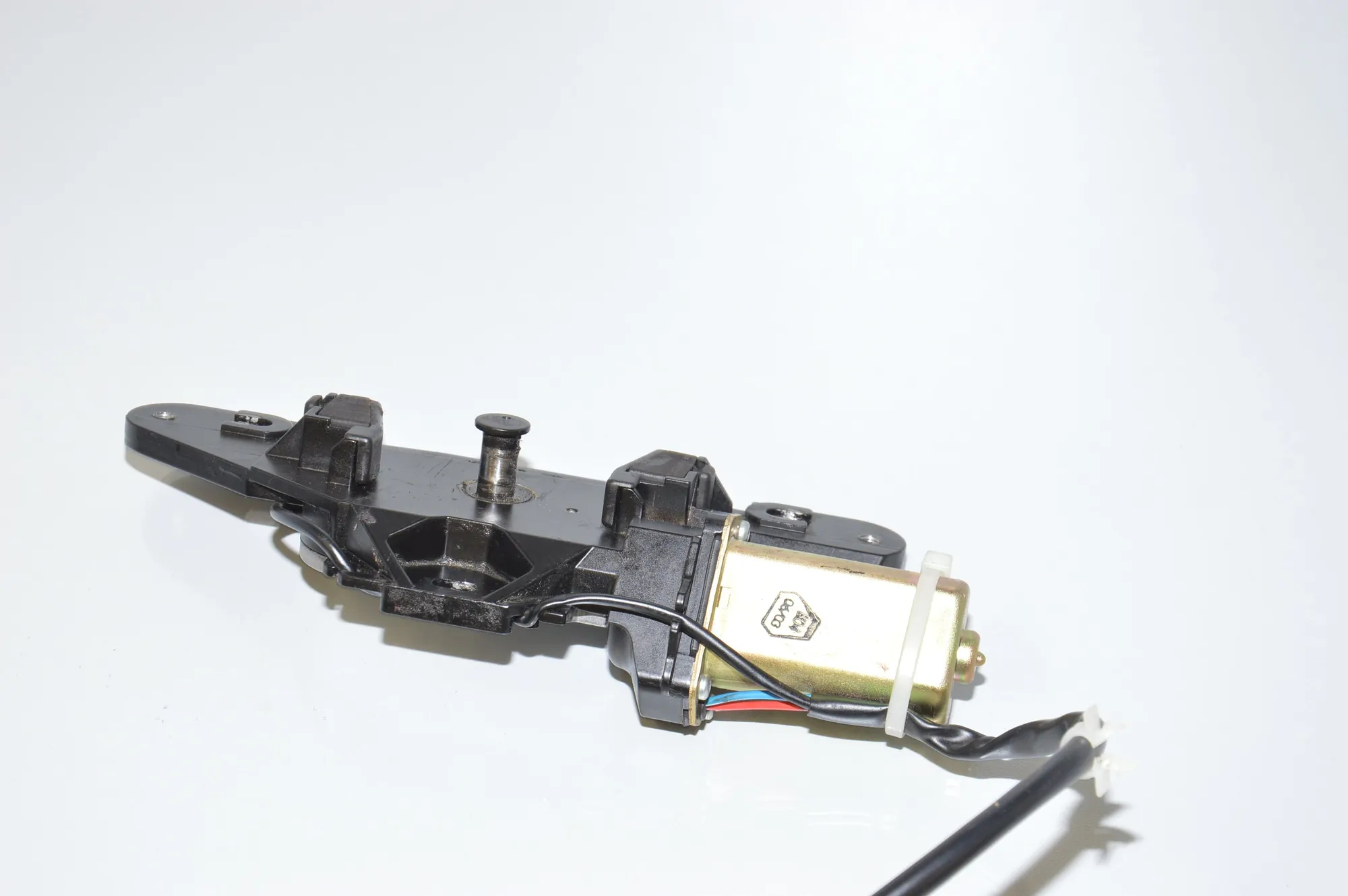 Tailgate Boot Soft Close Motor – OEM 8362371 · BMW 5 Touring (E39) BMW 5 Touring (E39) 520 d 2001 – 3