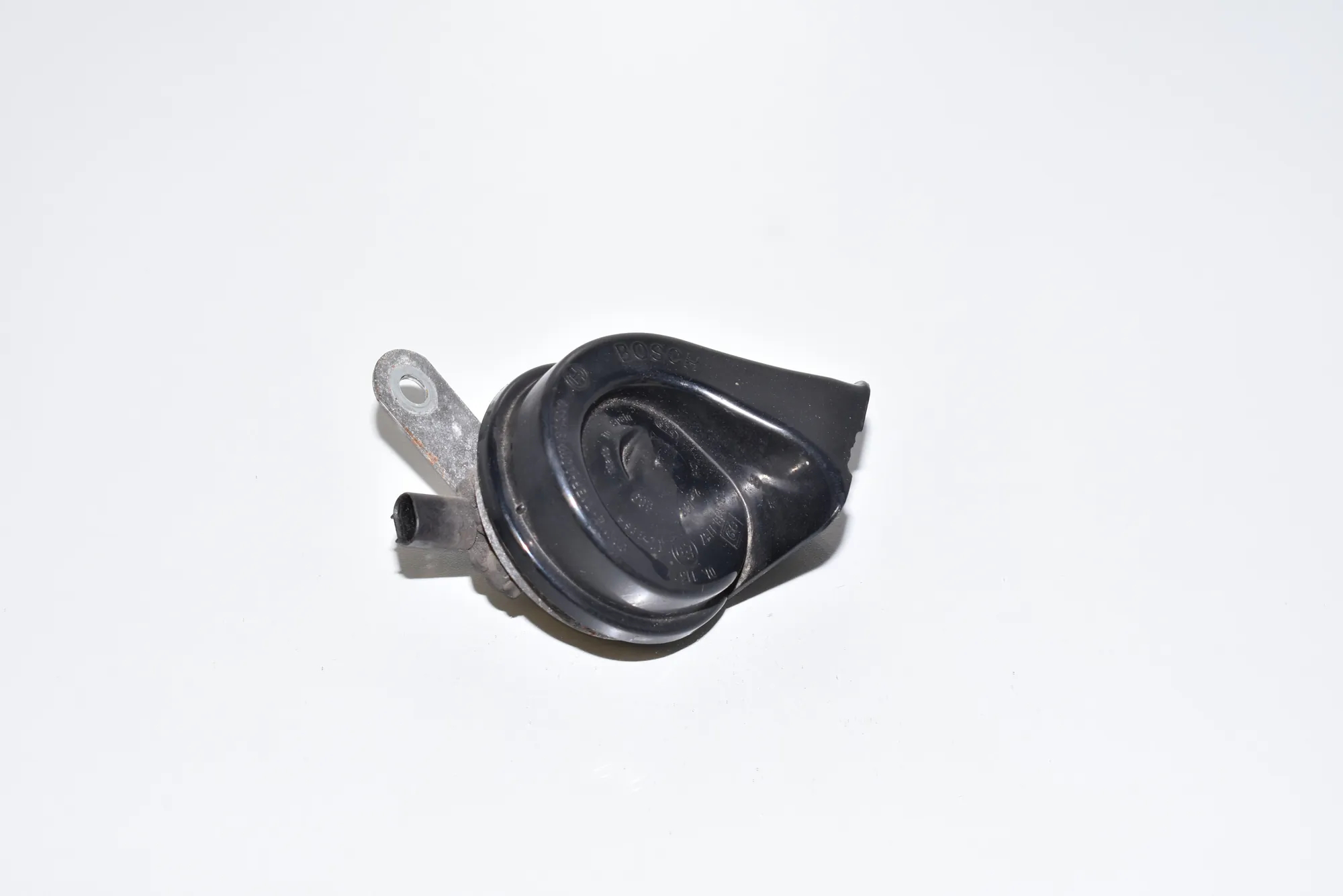 Horn Signal – OEM 3881157 · BMW 5 Touring (E39) BMW 5 Touring (E39) 530 d 2000
