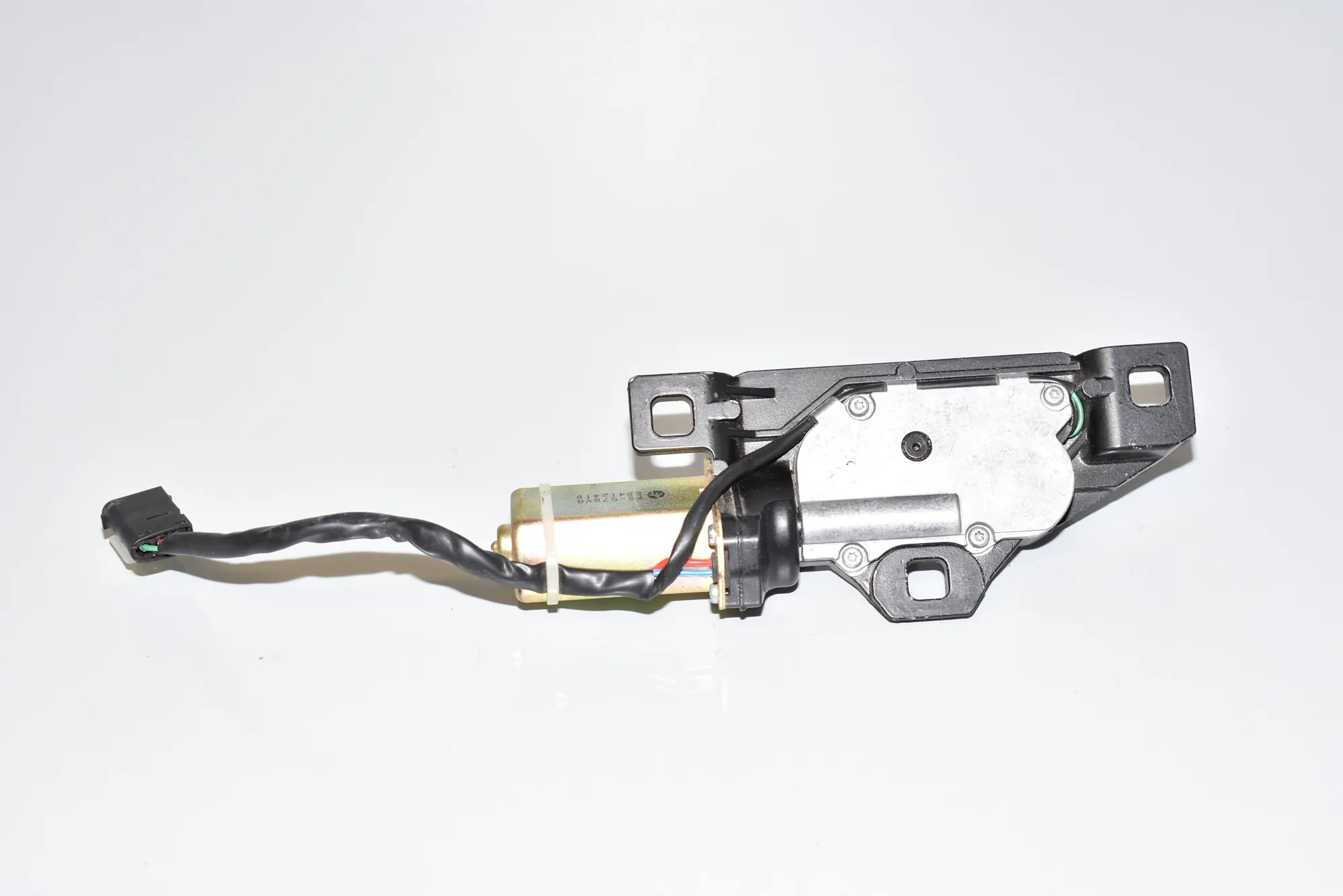 Tailgate Boot Soft Close Motor – OEM 7014872 · BMW 7 (E65, E66, E67) BMW 7 (E65, E66, E67) 745 d 2005 – 2