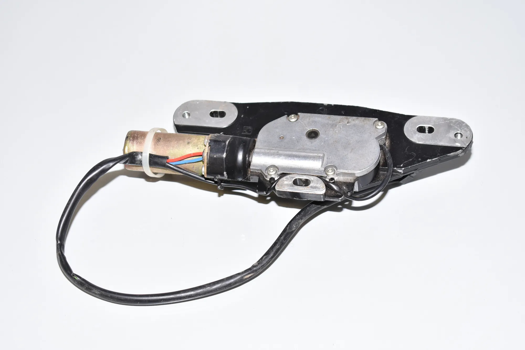 Tailgate Boot Soft Close Motor – OEM 8362371 · BMW 5 Touring (E39) BMW 5 Touring (E39) 530 d 2000 – 2