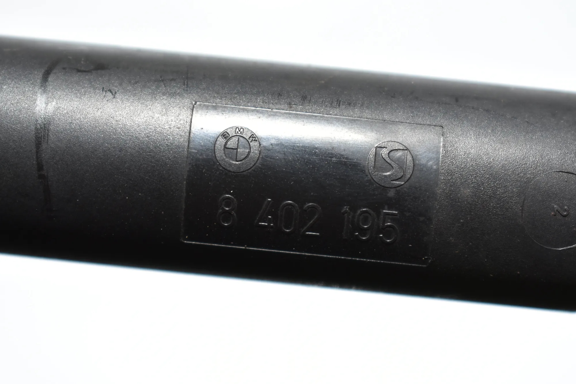 Right Side Tailgate Gas Strut – OEM 8402195 · BMW X5 (E53) BMW X5 (E53) 3.0 d 2001 – 3