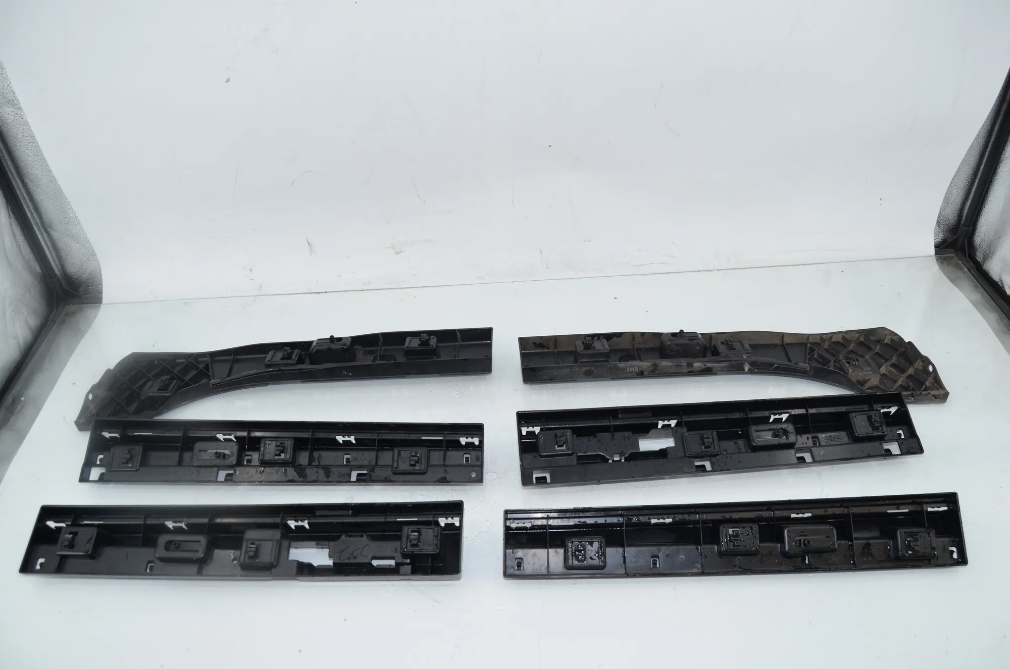 Sideskirt Bracket – OEM 7301940 · BMW 2 Gran Tourer (F46) 216 i 2018 – 4