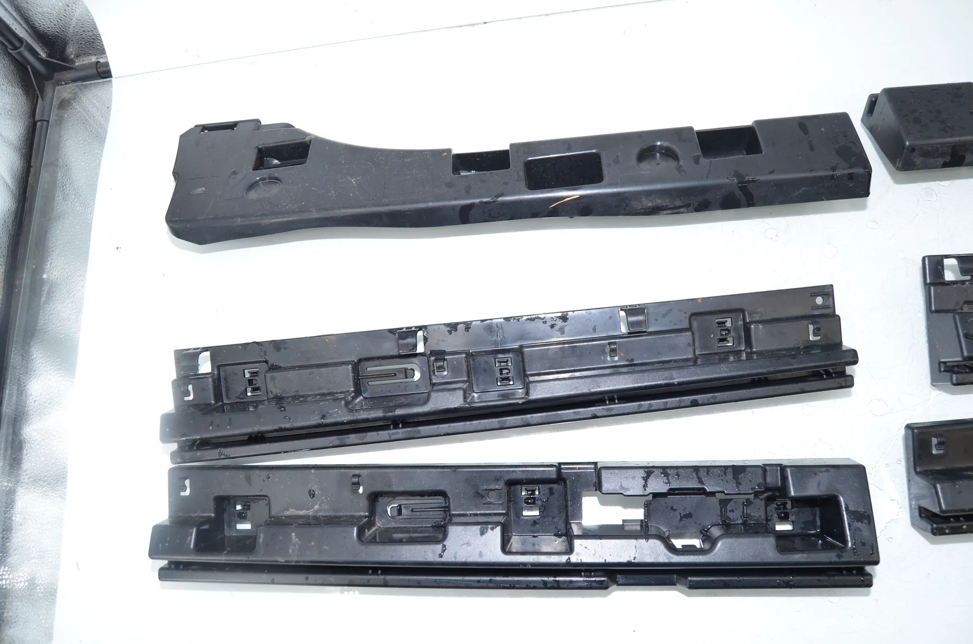 Sideskirt Bracket – OEM 7301940 · BMW 2 Gran Tourer (F46) 216 i 2018 – 2