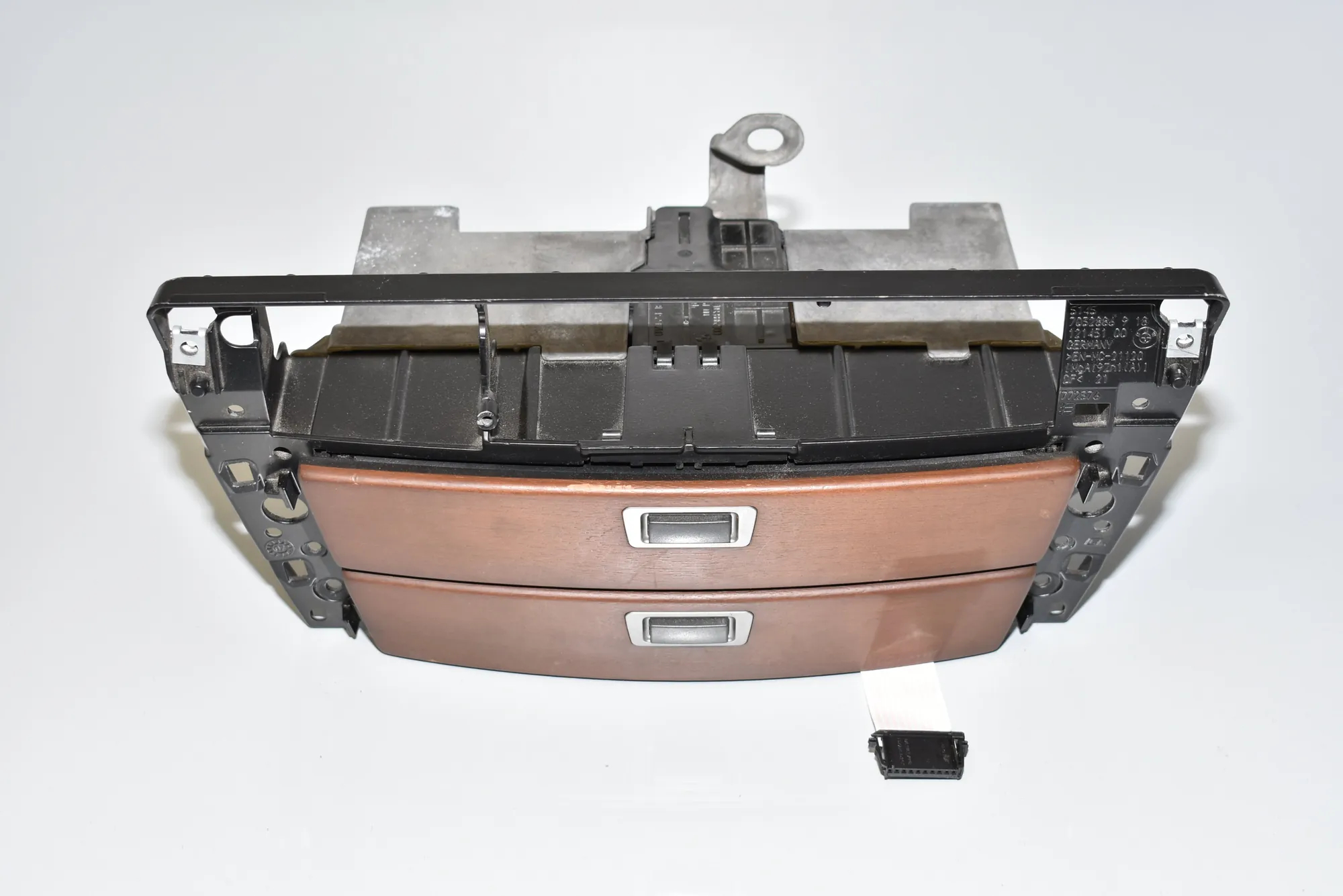 Other Interior Parts – OEM 8261060 · BMW 7 (E65, E66, E67) BMW 7 (E65, E66, E67) 730 Ld 2005