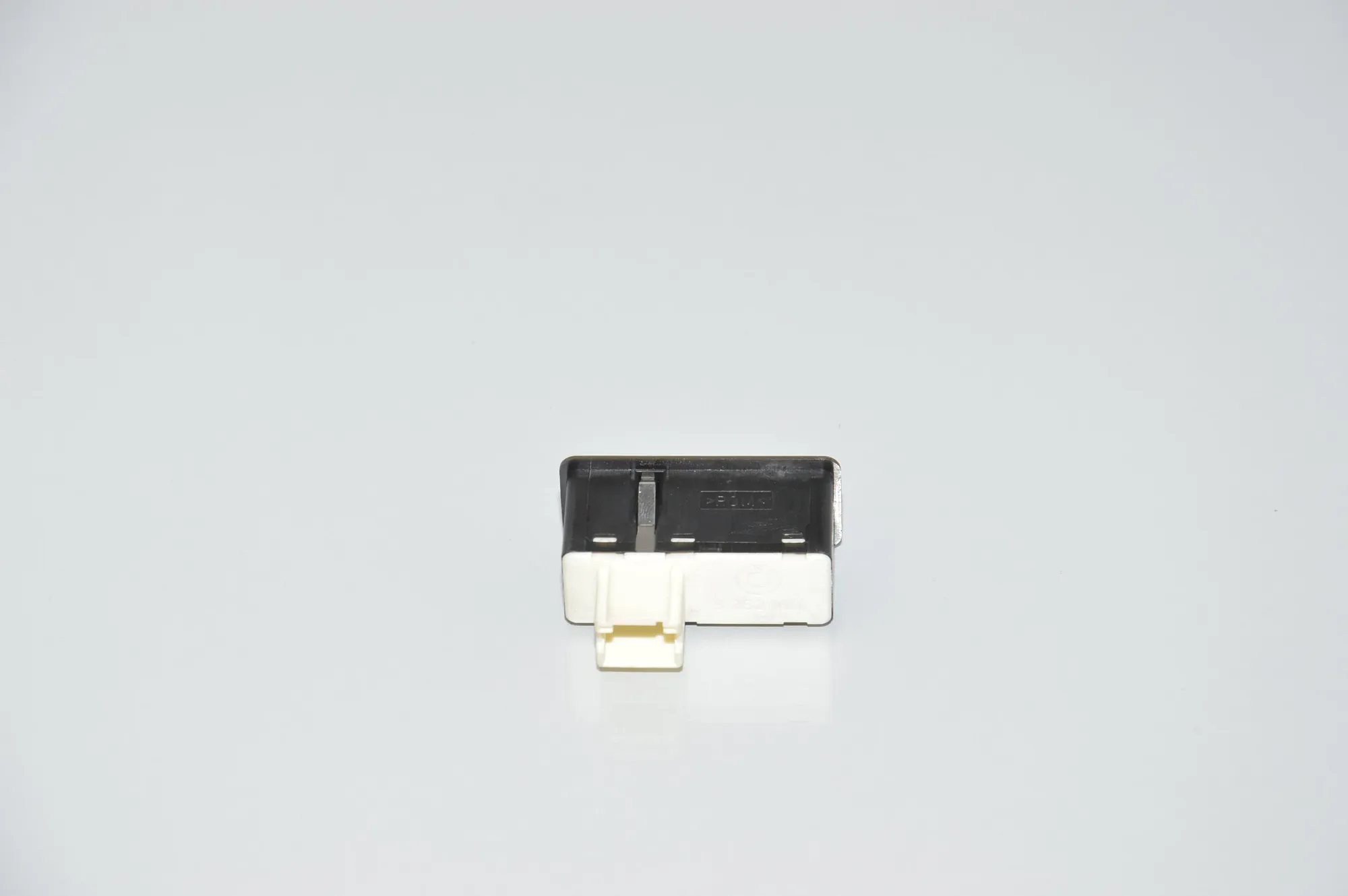 Switches – OEM 8352160 · BMW 5 (E39) BMW 5 (E39) 520 d 2000 – 3