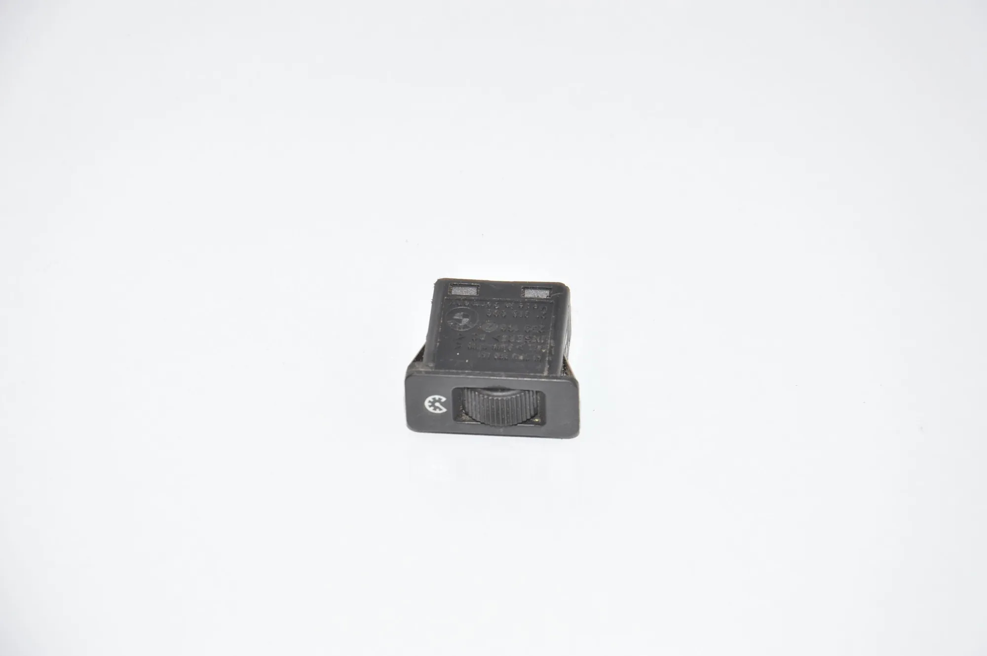 Switches – OEM 8360461 · BMW 5 (E39) BMW 5 (E39) 520 d 2000 – 2