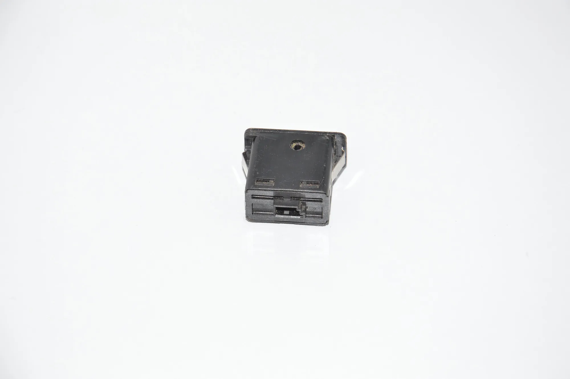 Switches – OEM 8360461 · BMW 5 (E39) BMW 5 (E39) 520 d 2000 – 4