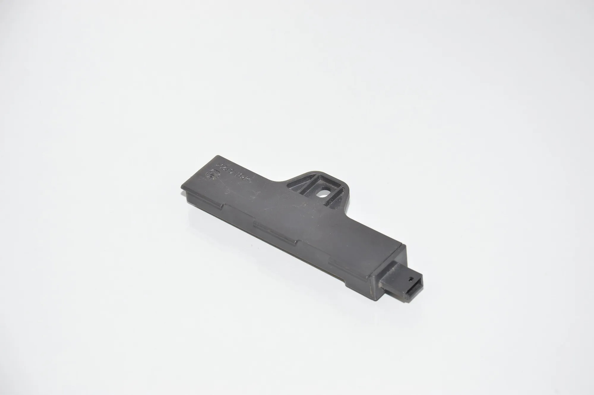 Antenna – OEM 9144260 · BMW 7 (F01, F02) BMW 7 (F01, F02) 730 d 2009 – 4