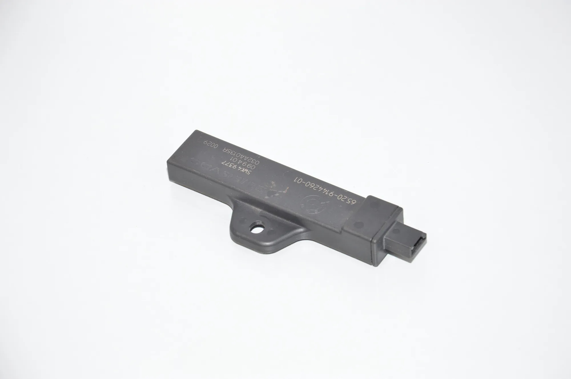 Antenna – OEM 9144260 · BMW 7 (F01, F02) BMW 7 (F01, F02) 730 d 2009 – 2