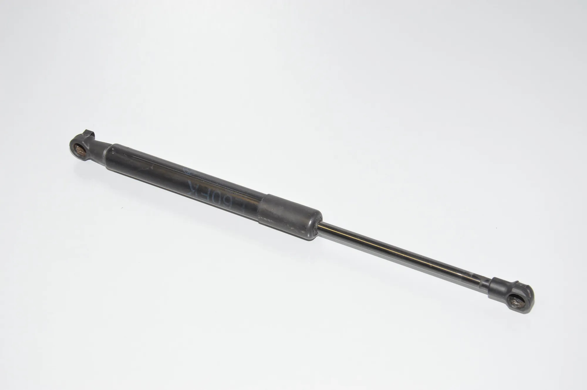 Front Right Bonnet Strut – OEM 7008745 · BMW 5 (E60) BMW 5 (E60) 520 d 2005 – 4