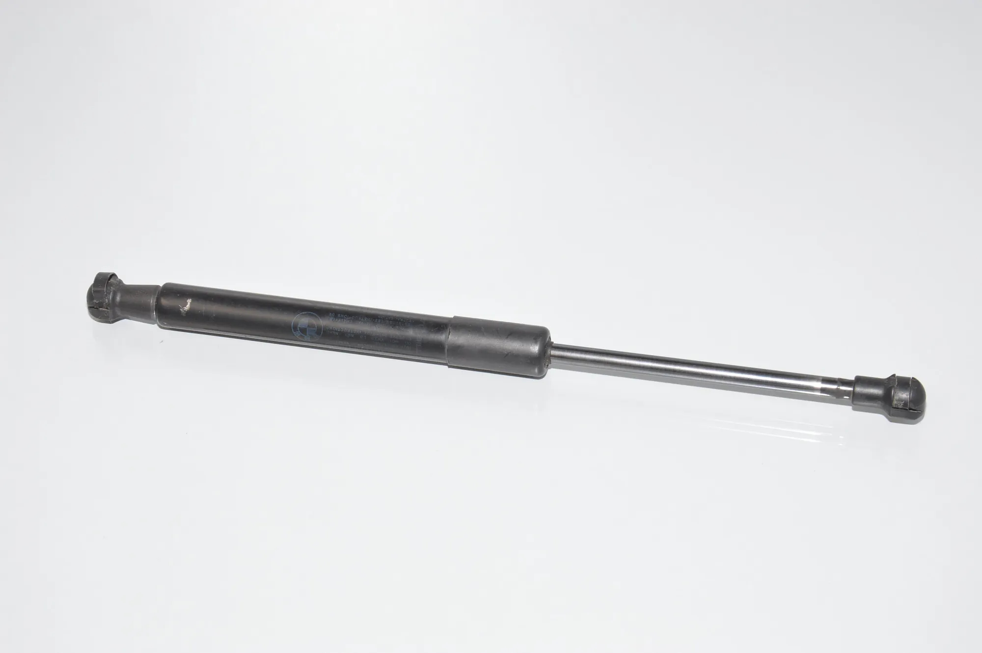 Front Right Bonnet Strut – OEM 7008745 · BMW 5 (E60) BMW 5 (E60) 520 d 2005 – 2