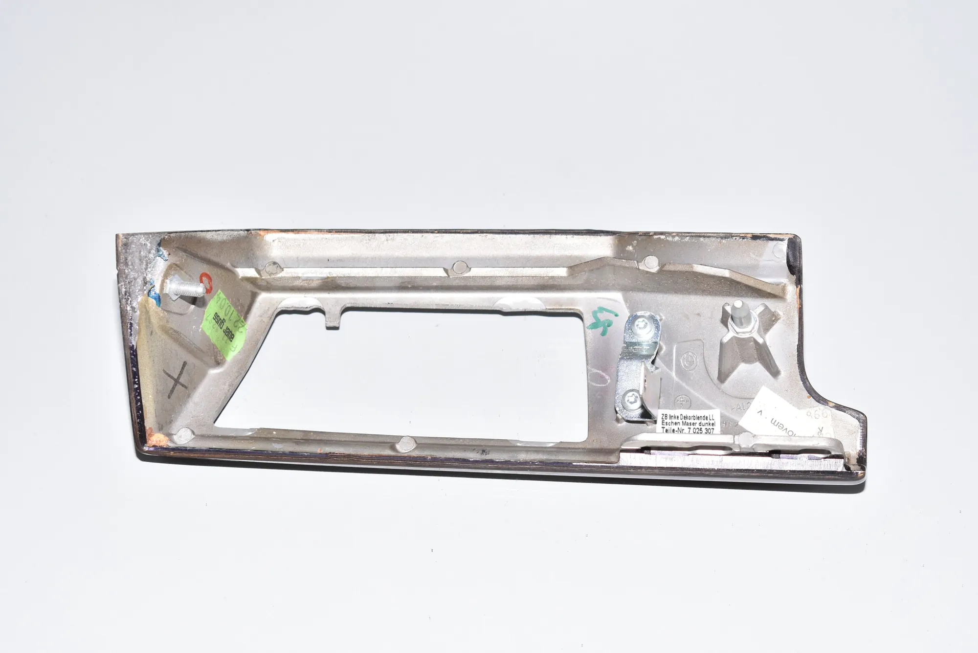 Other Trim Parts – OEM 7025307 · BMW 7 (E65, E66, E67) BMW 7 (E65, E66, E67) 730 Ld 2006 – 3