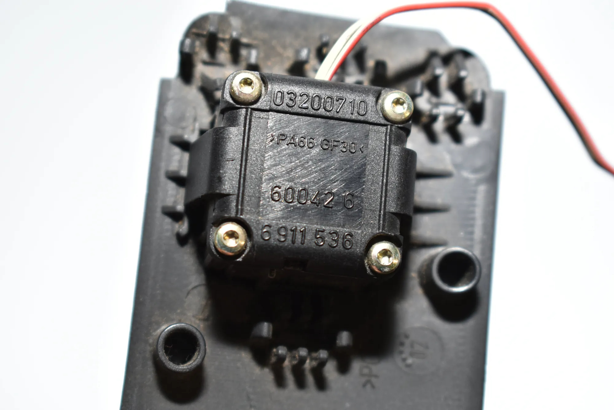 Steering Wheel Adjustment Switch – OEM 6911536 · BMW 7 (E65, E66, E67) BMW 7 (E65, E66, E67) 740 d 2003 – 4