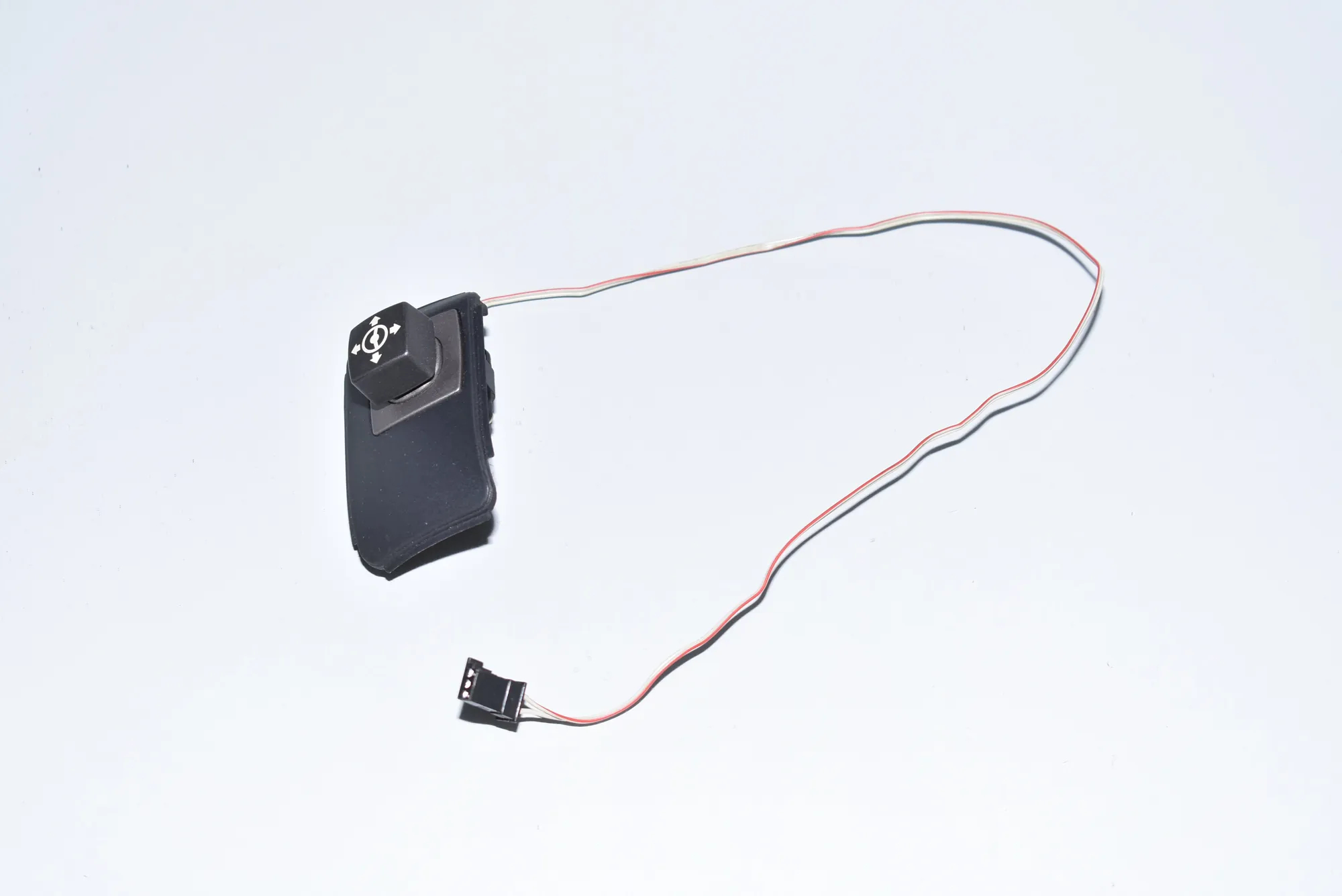 Steering Wheel Adjustment Switch – OEM 6911536 · BMW 7 (E65, E66, E67) BMW 7 (E65, E66, E67) 740 d 2003