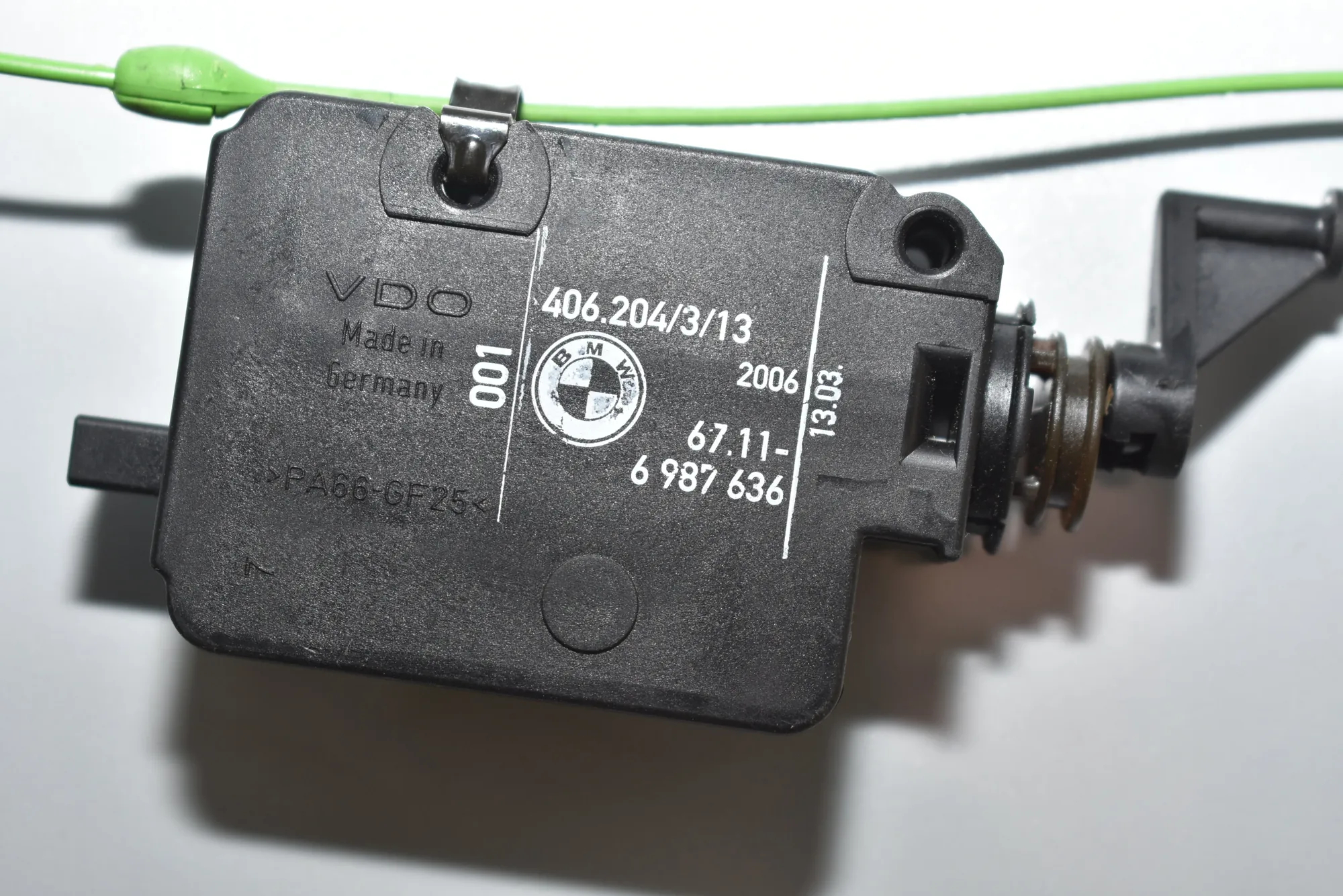 Fuel Tank Cover Lock – OEM 6987636 · BMW X5 (E53) BMW X5 (E53) 3.0 d 2004 – 4