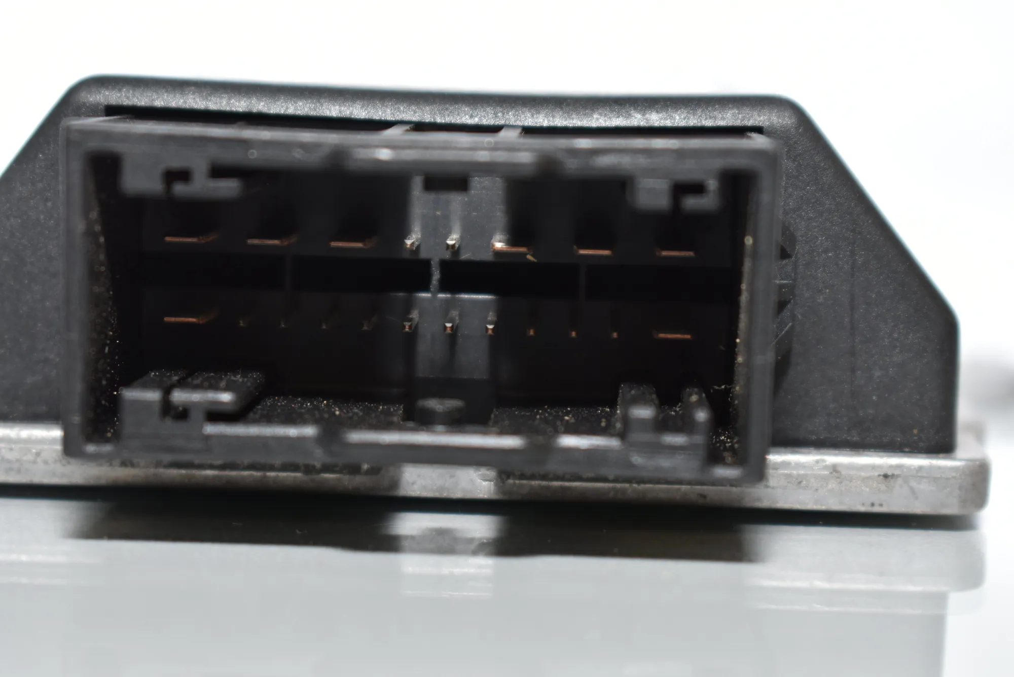 Steering Rack Control Module – OEM 6759846 · BMW 7 (E65, E66, E67) BMW 7 (E65, E66, E67) 730 i, Li 2004 – 3