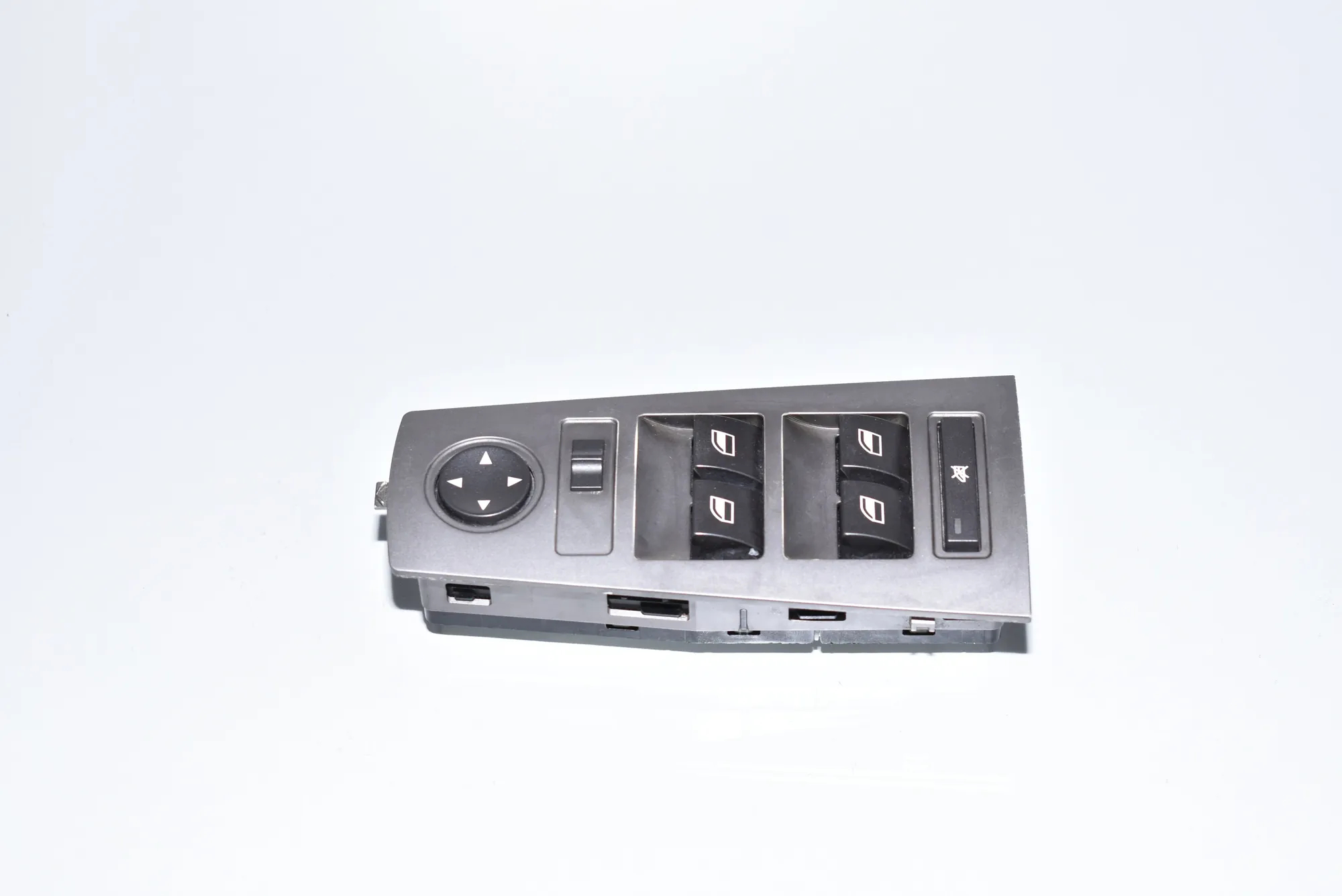 Front Left Door Window Switch – OEM 6915008 · BMW 7 (E65, E66, E67) BMW 7 (E65, E66, E67) 730 i, Li 2004