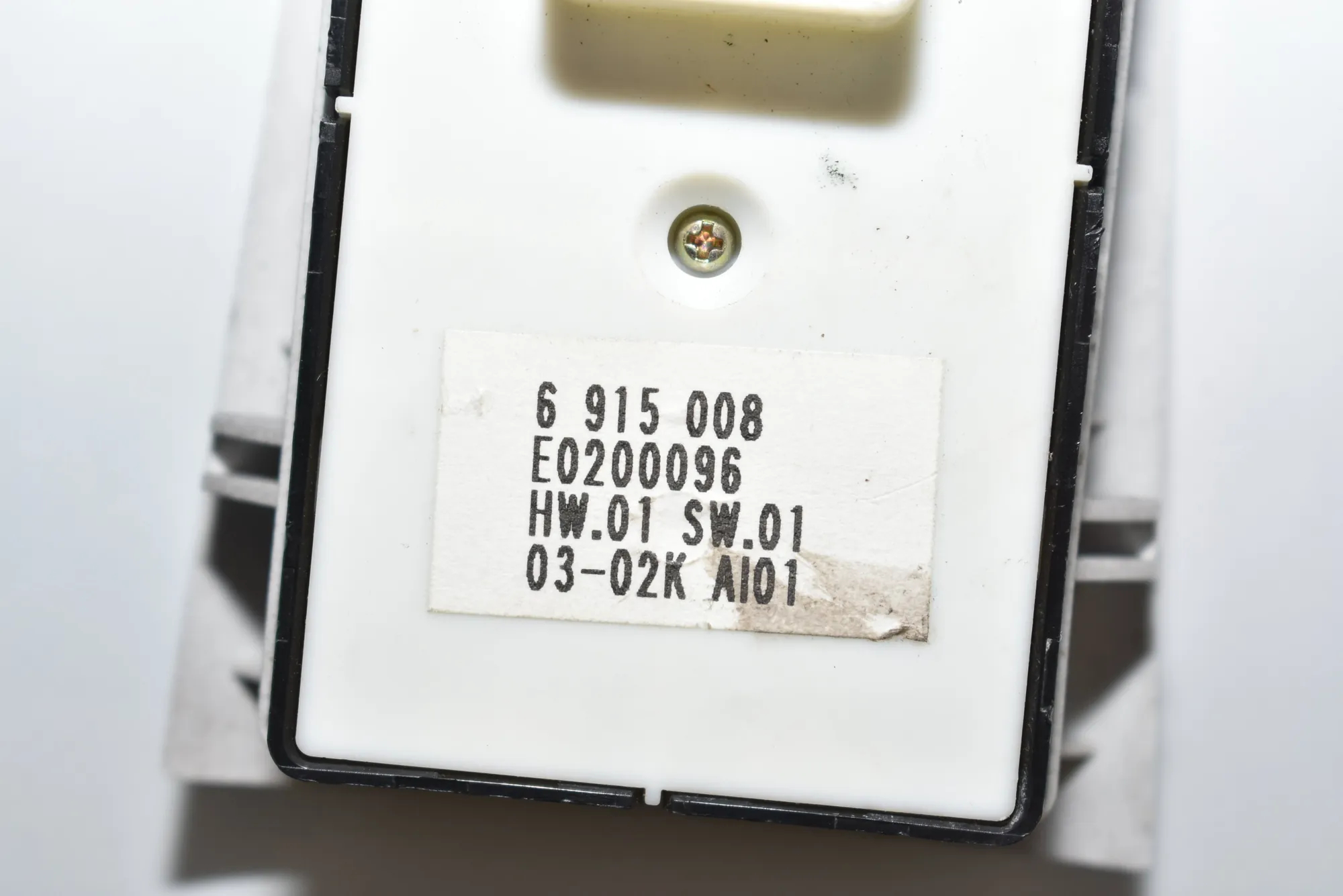 Front Left Door Window Switch – OEM 6915008 · BMW 7 (E65, E66, E67) BMW 7 (E65, E66, E67) 730 i, Li 2004 – 4