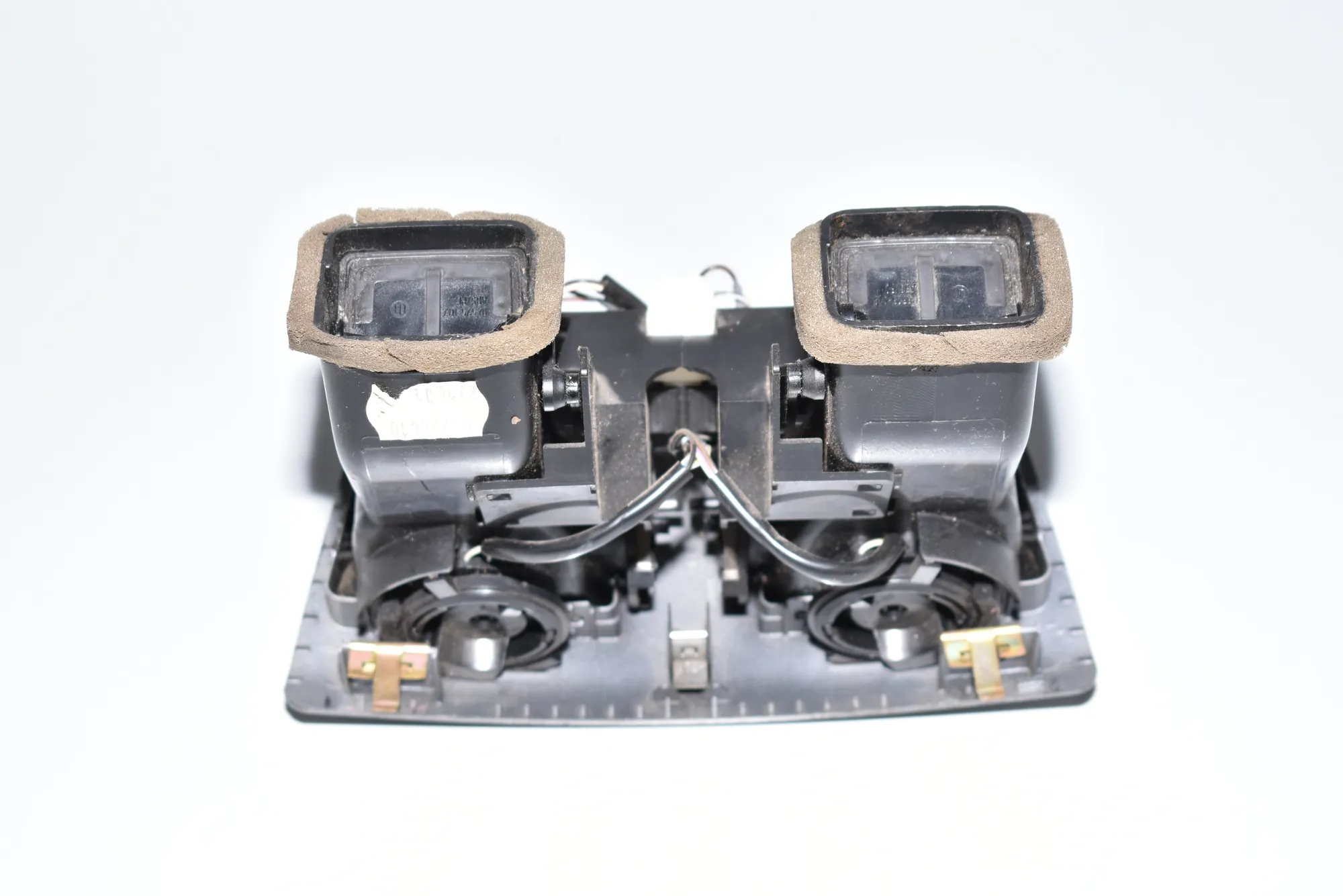 Center Console Air Vent – OEM 8385257 · BMW 7 (E65, E66, E67) BMW 7 (E65, E66, E67) 730 Ld 2005 – 3