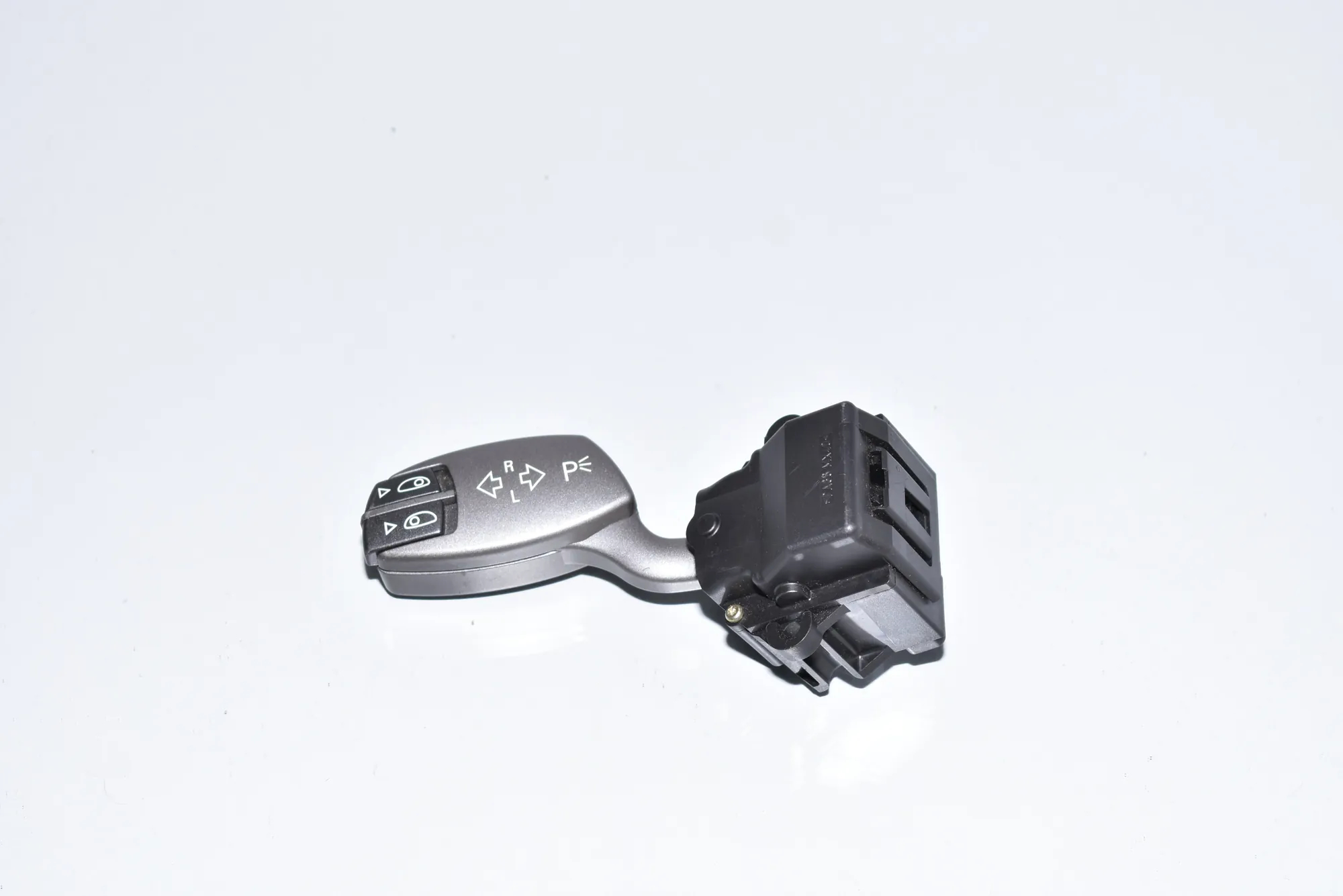 Turn Signal Switch Knob – OEM 6911516 · BMW 7 (E65, E66, E67) BMW 7 (E65, E66, E67) 730 i, Li 2005