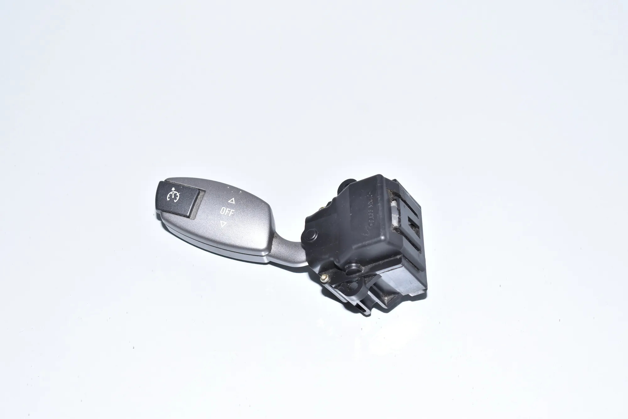 Cruise Control Stalk Knob – OEM 6911521 · BMW 7 (E65, E66, E67) BMW 7 (E65, E66, E67) 730 i, Li 2005