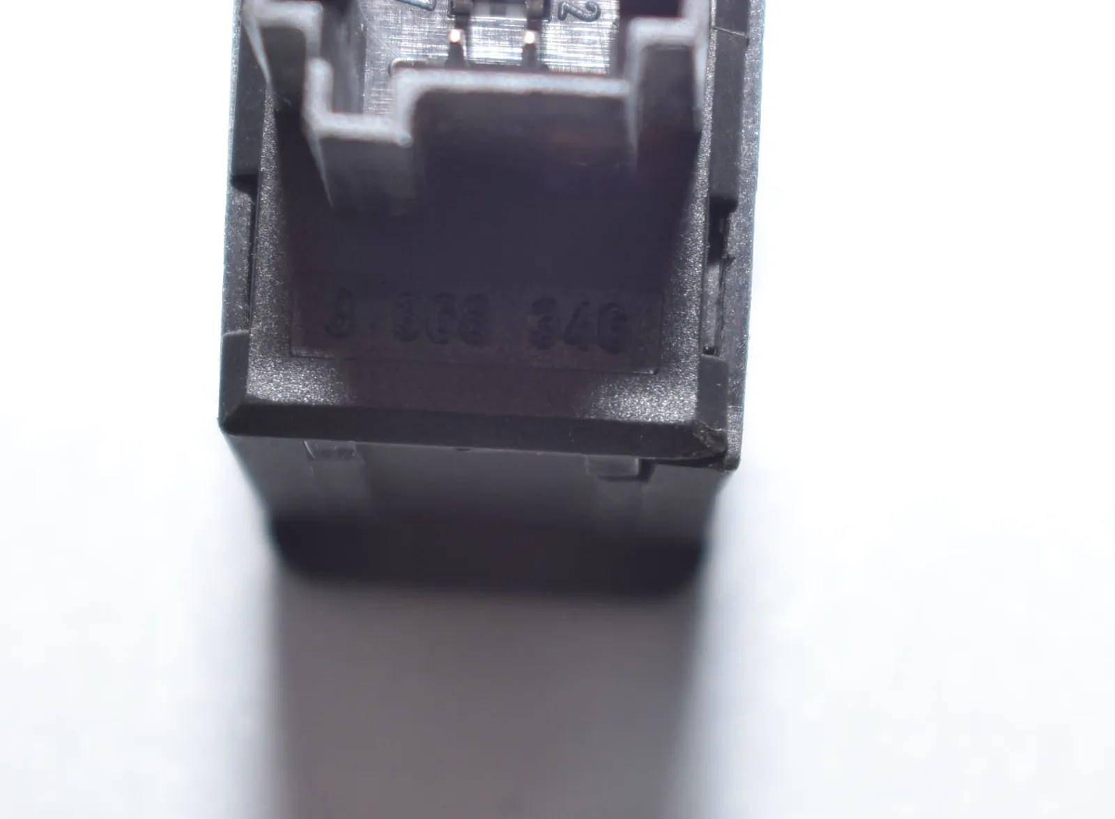 USB/AUX-In Socket Port – OEM 8368346 · BMW X5 (E53) BMW X5 (E53) 4.6 is 2002 – 4