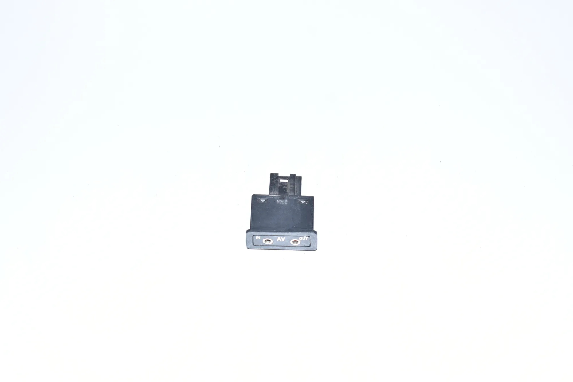 USB/AUX-In Socket Port – OEM 8368346 · BMW X5 (E53) BMW X5 (E53) 4.6 is 2002 – 2