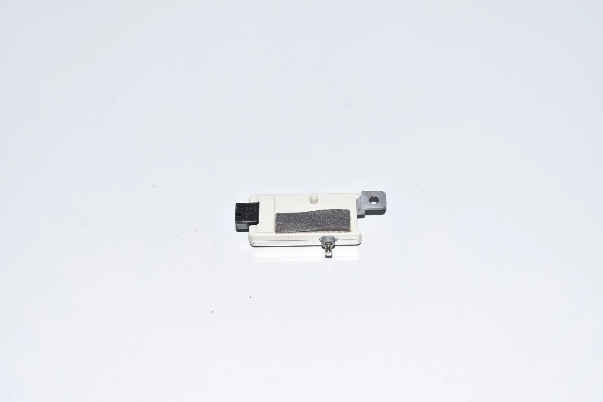 Antenna – OEM 8377658 · BMW X5 (E53) BMW X5 (E53) 3.0 d 2004 – 2