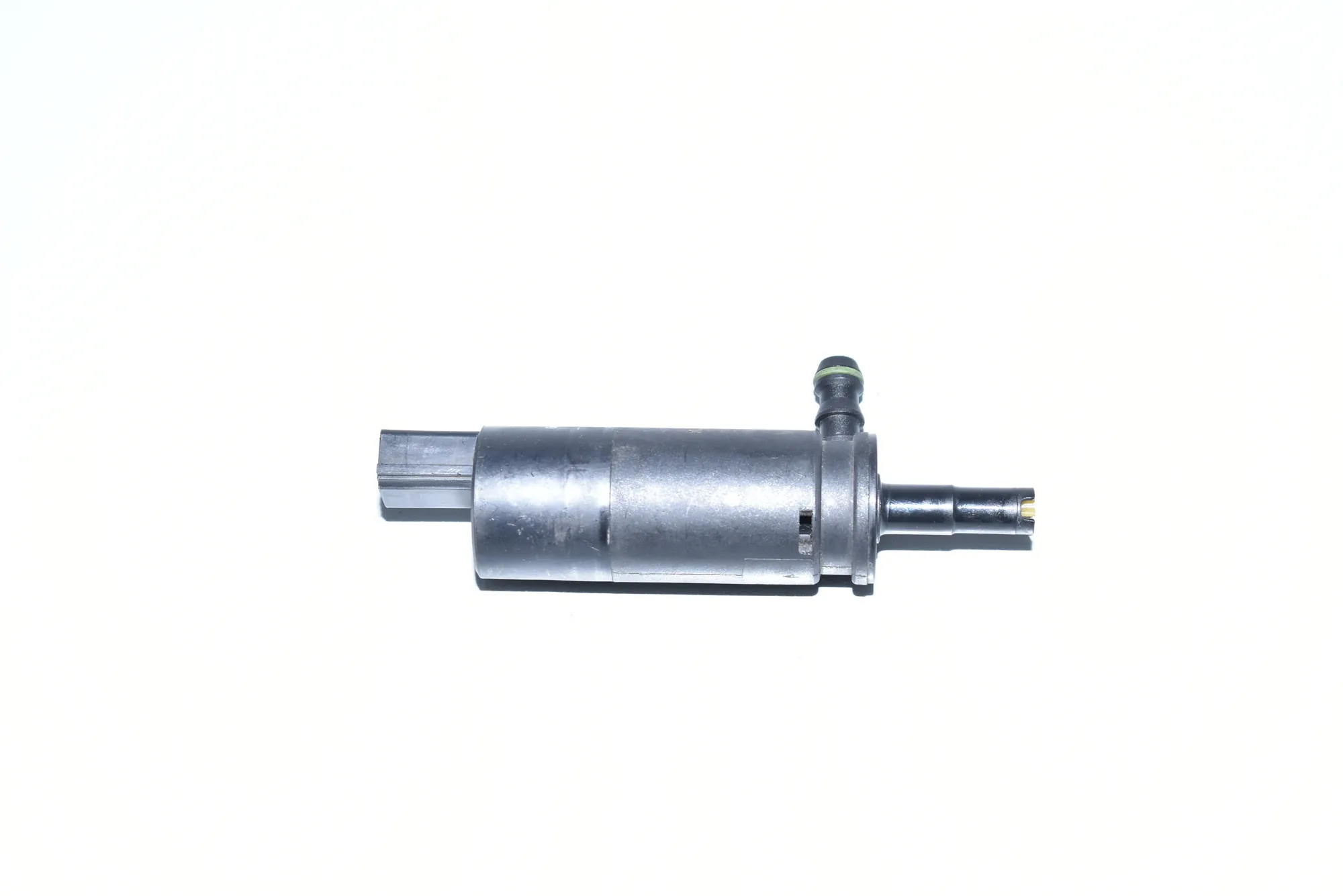Headlight Washer Motor – OEM 8377613 · BMW 7 (E38) BMW 7 (E38) 735 i, iL 1998 – 2