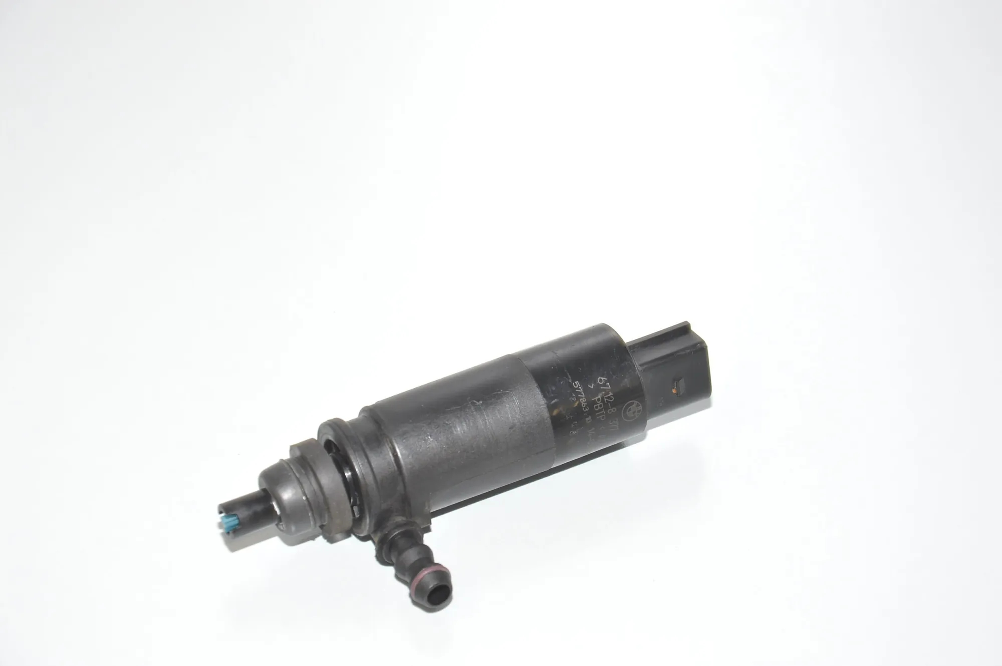 Washer Tank Motor – OEM 8377613 · BMW 5 (E39) BMW 5 (E39) 525 d 2003 – 4