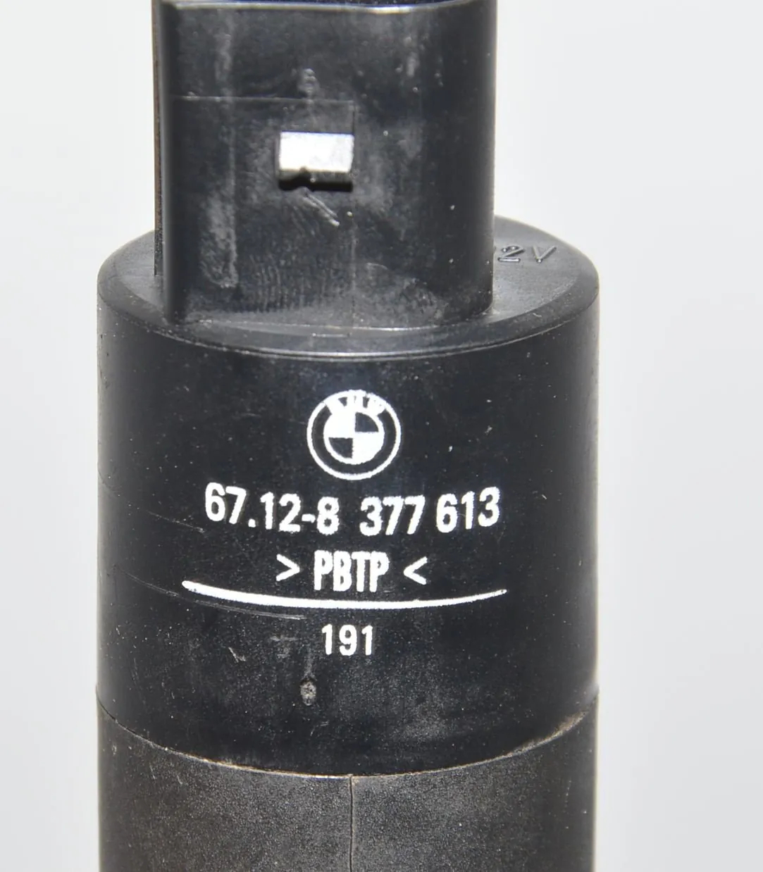 Washer Tank Motor – OEM 8377613 · BMW 5 (E39) BMW 5 (E39) 525 d 2003 – 6