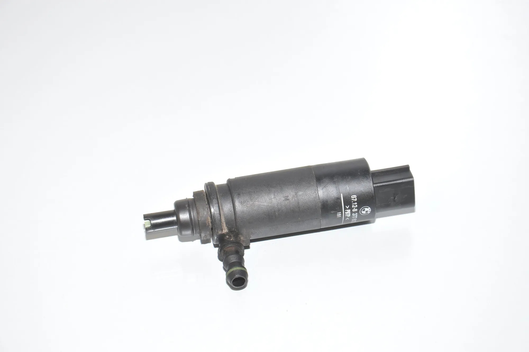 Washer Tank Motor – OEM 8377613 · BMW 5 (E39) BMW 5 (E39) 525 d 2003 – 2