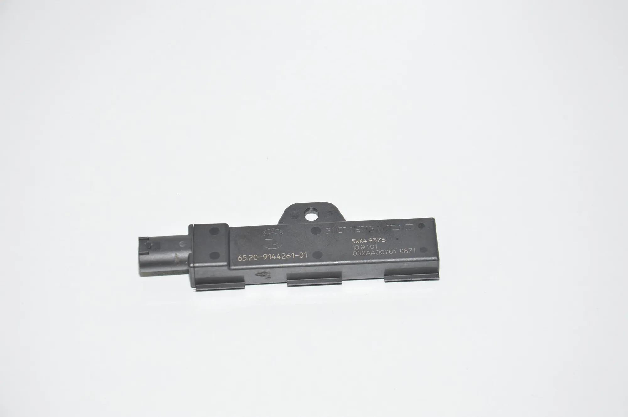 Antenna – OEM 9144261 · BMW 7 (F01, F02) BMW 7 (F01, F02) 730 d 2012 – 5